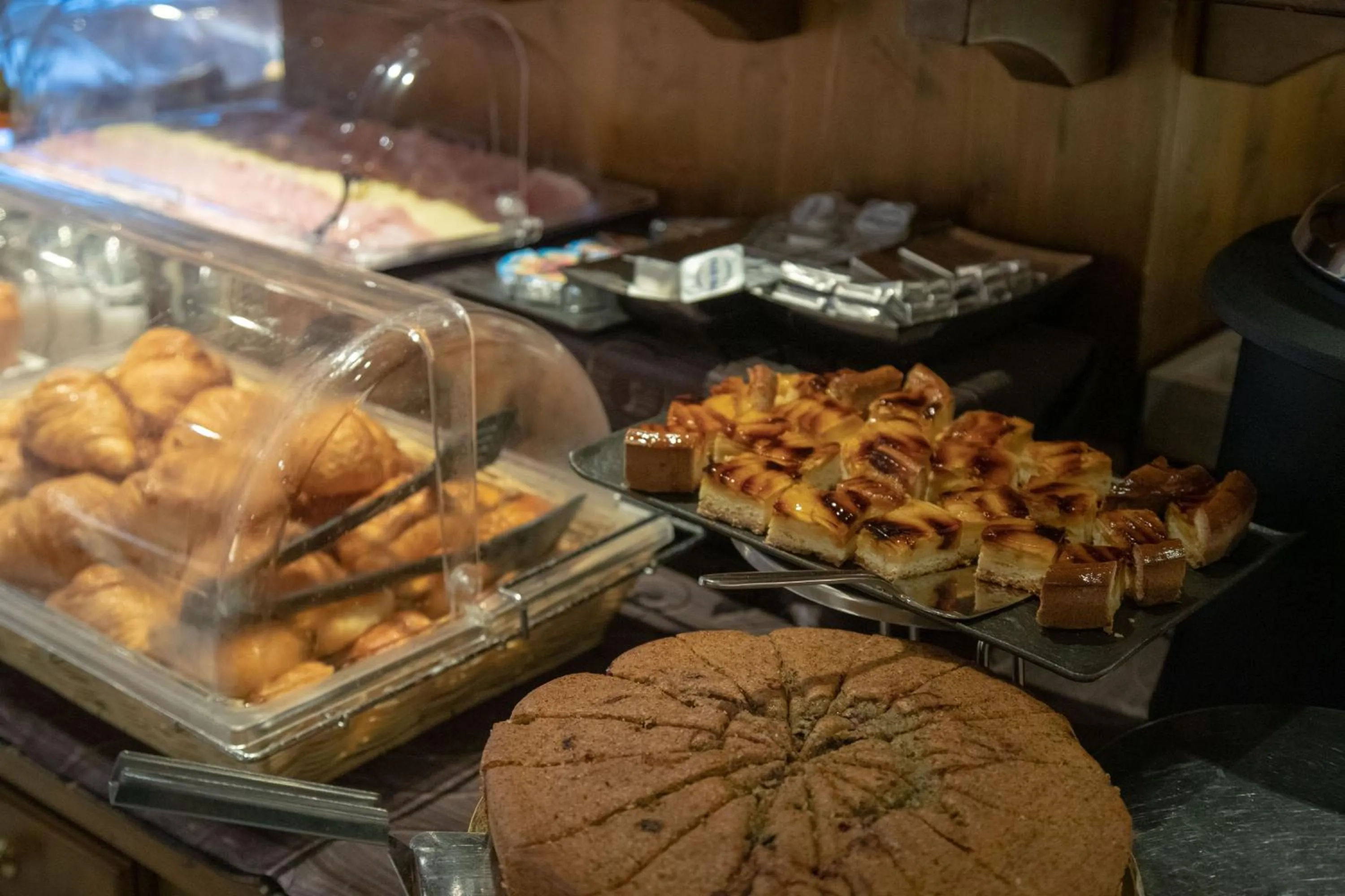 Restaurant/places to eat in Hotel Compagnoni