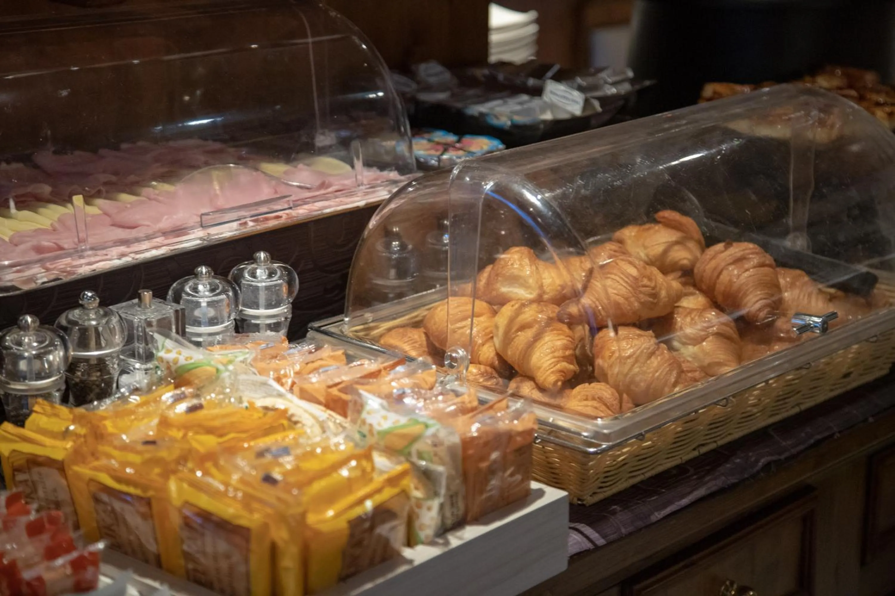 Restaurant/places to eat in Hotel Compagnoni