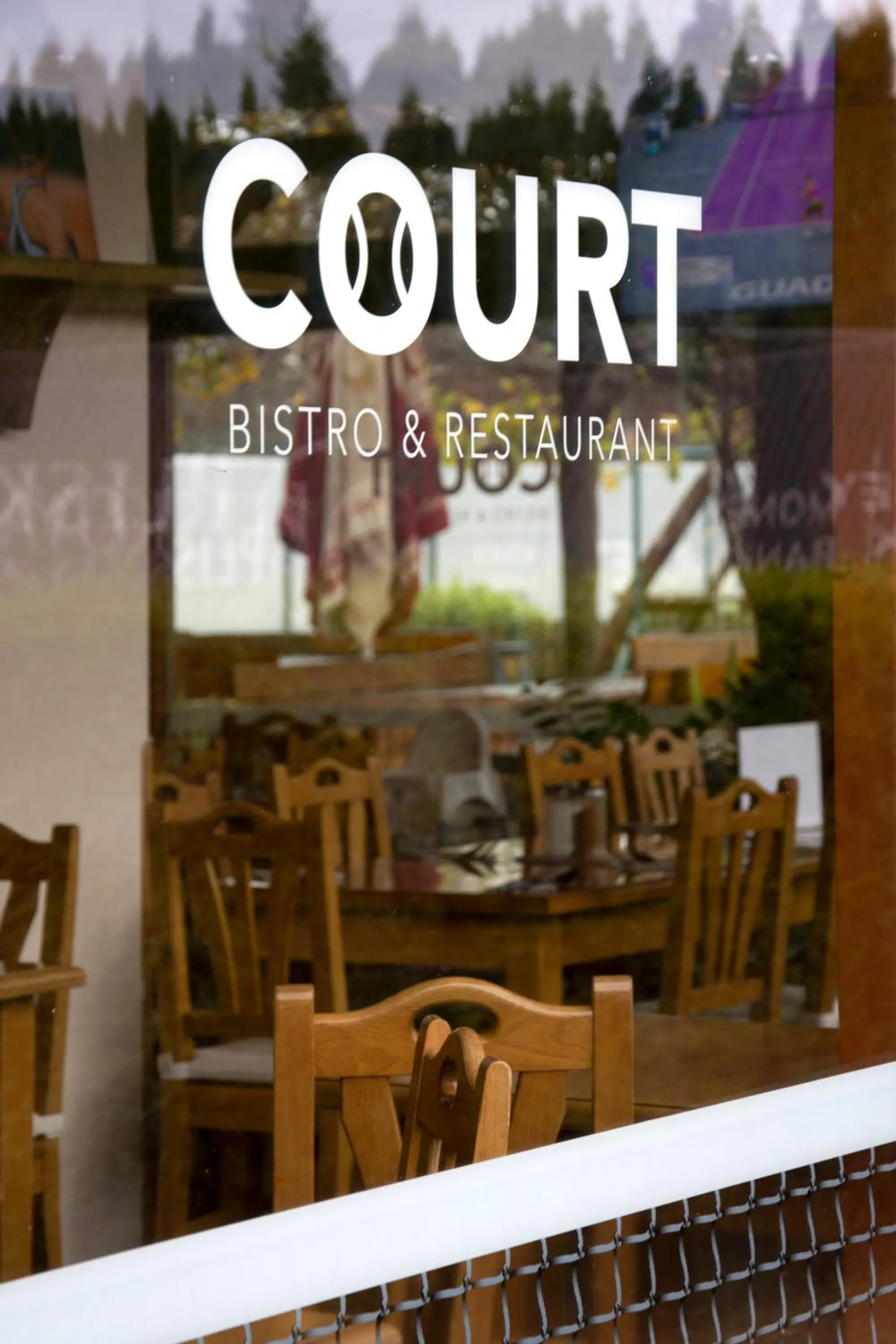 Restaurant/places to eat in Oaza Ricany