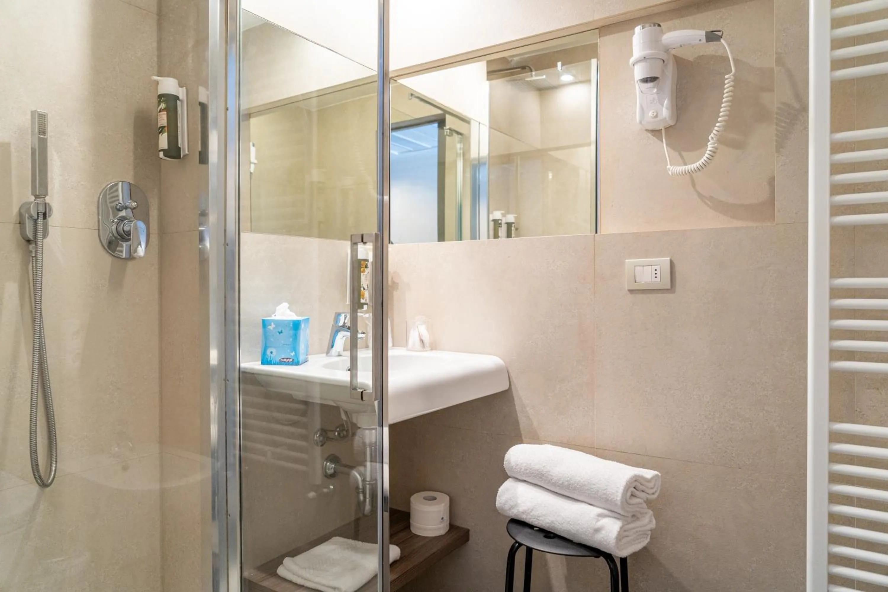 Bathroom in Hotel Désirée - Garda Lake Collection