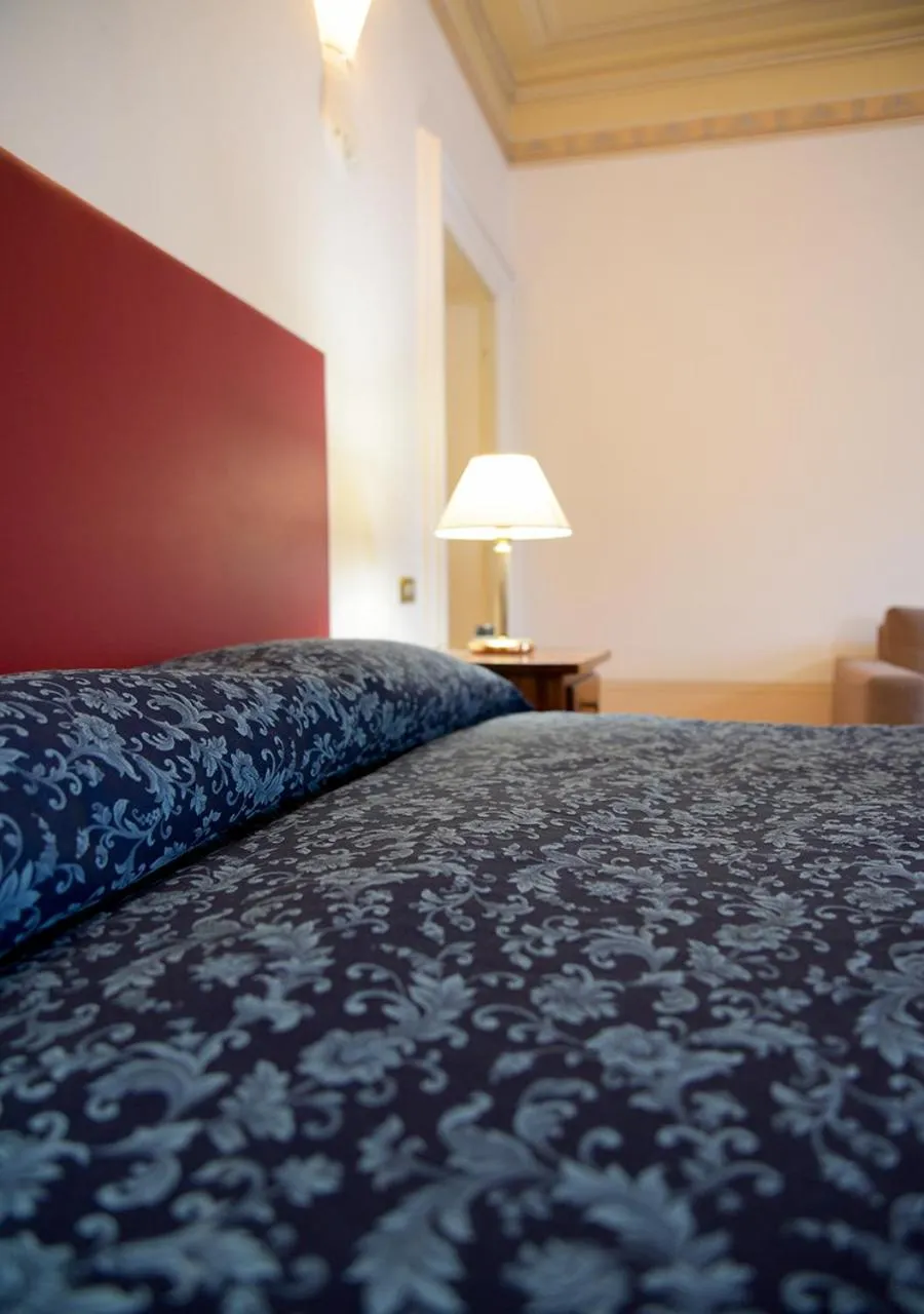 Bedroom, Bed in Farnese 48