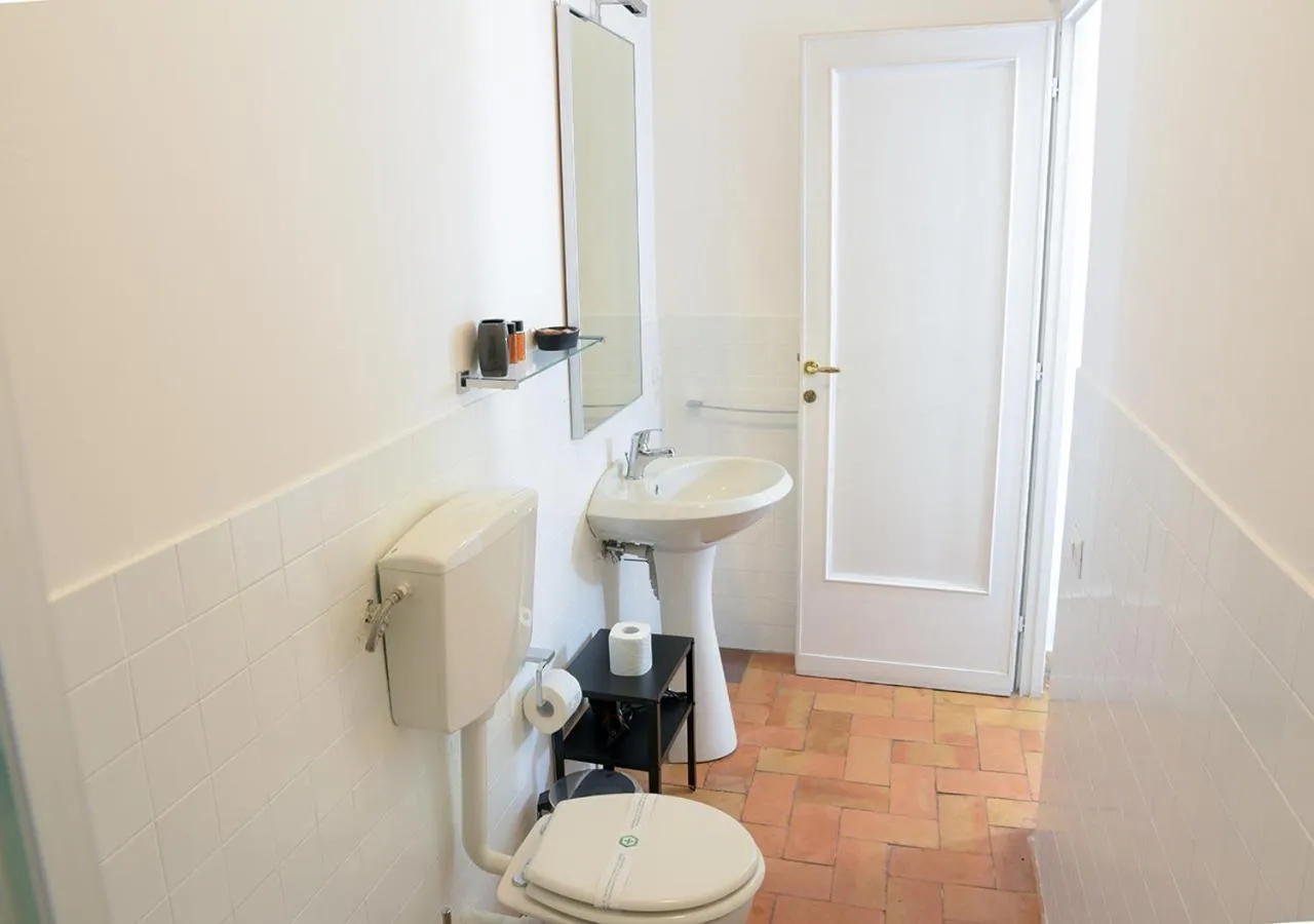 Bathroom in Farnese 48