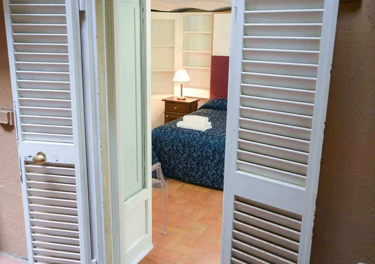 Patio, Bed in Farnese 48