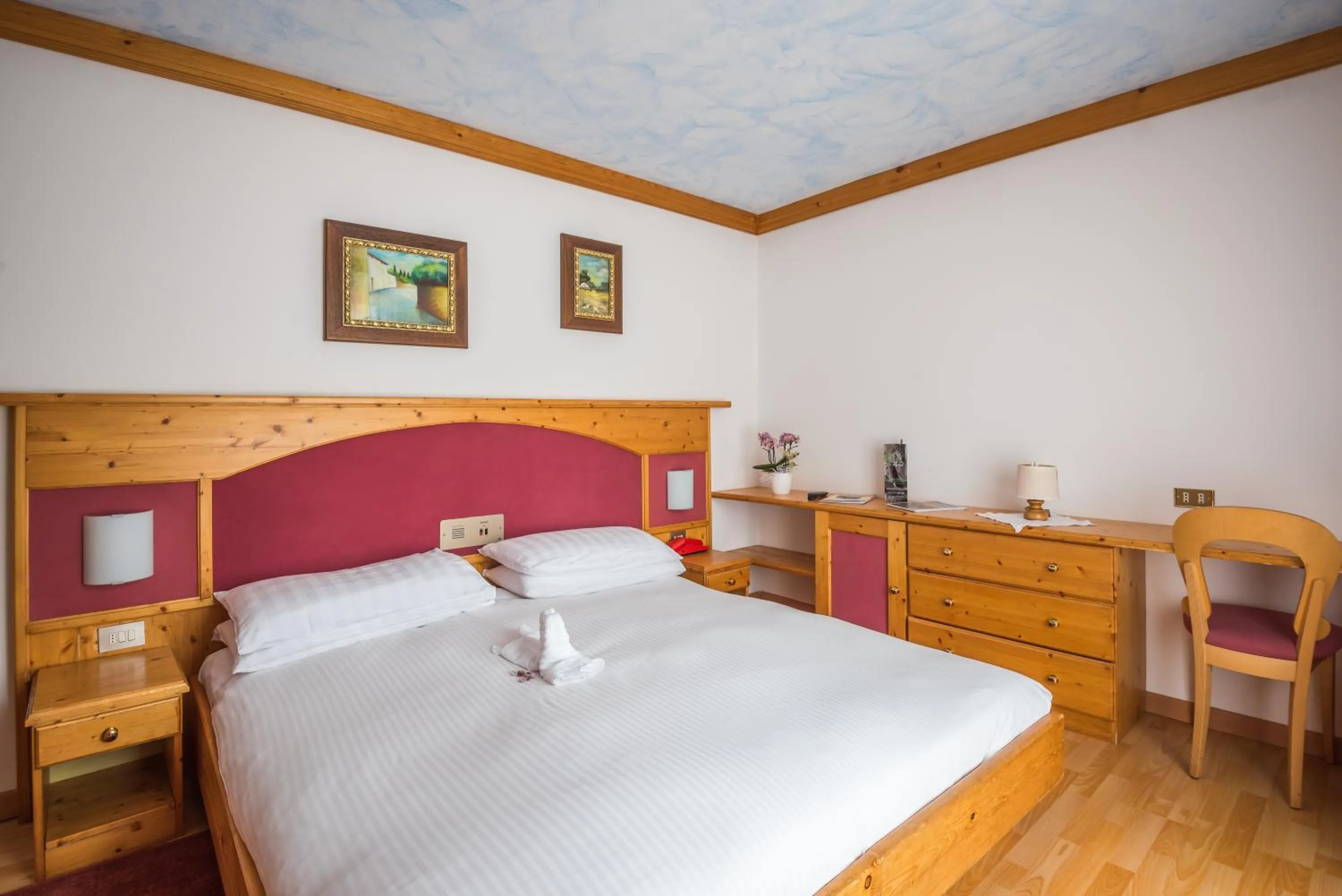 Bedroom in Hotel St. Raphael