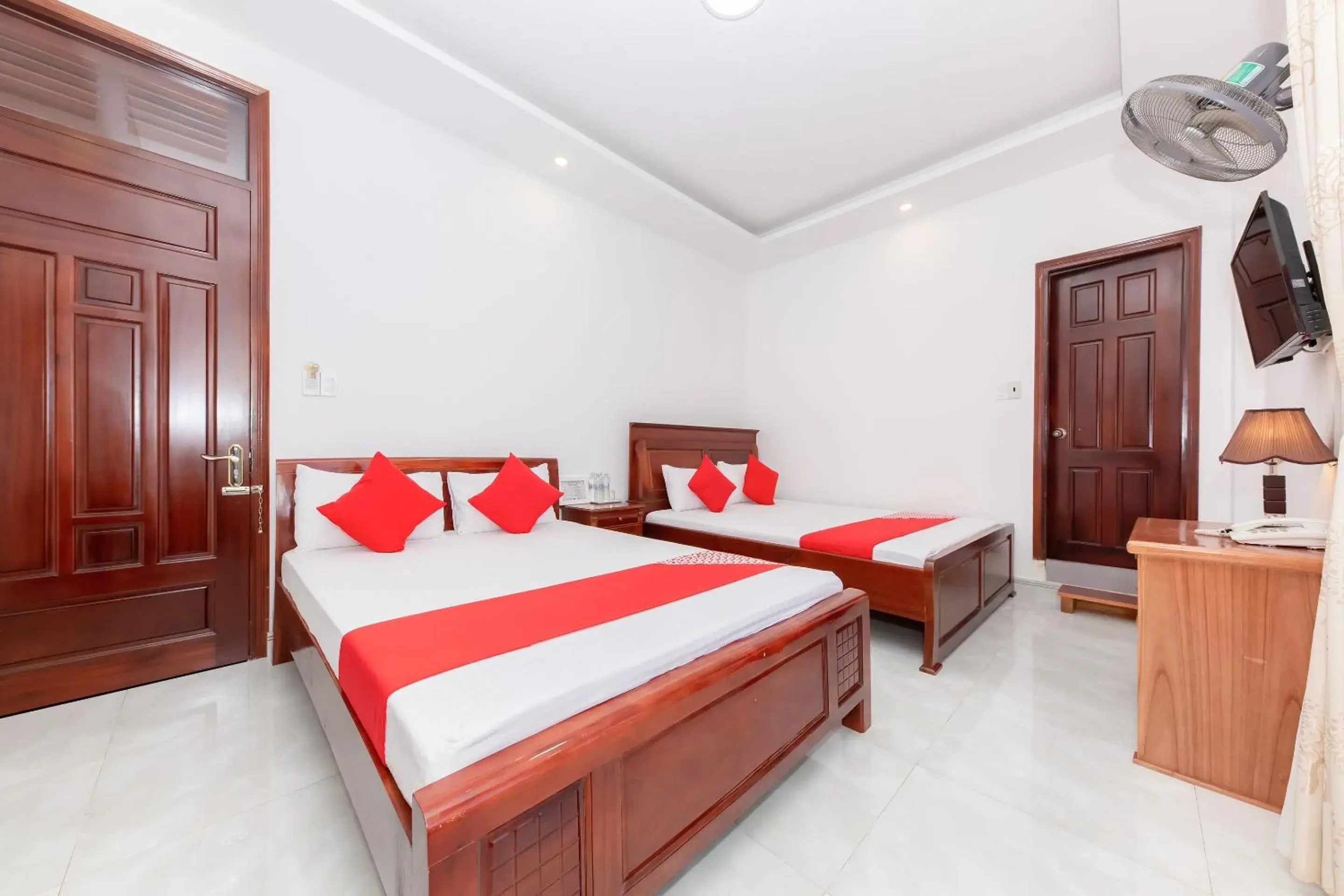 Deluxe Triple Room in OYO 446 The Bao Hotel Deluxe Triple Room in OYO 446 The Bao Hotel