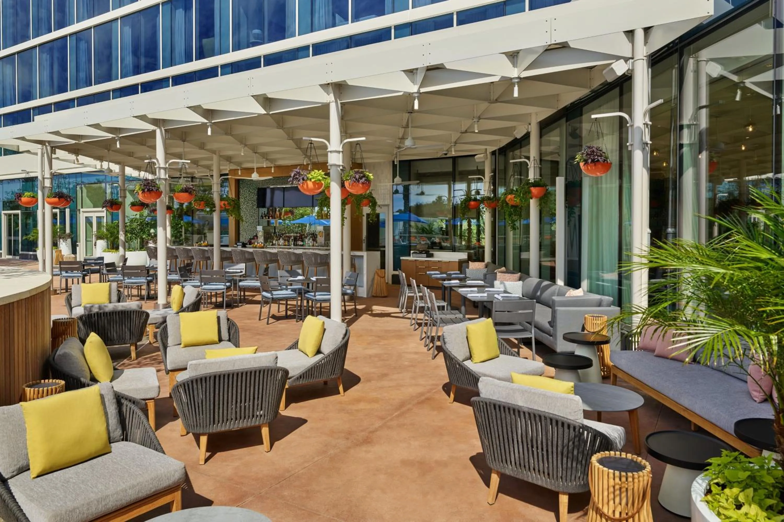 Restaurant/places to eat in Walt Disney World Dolphin