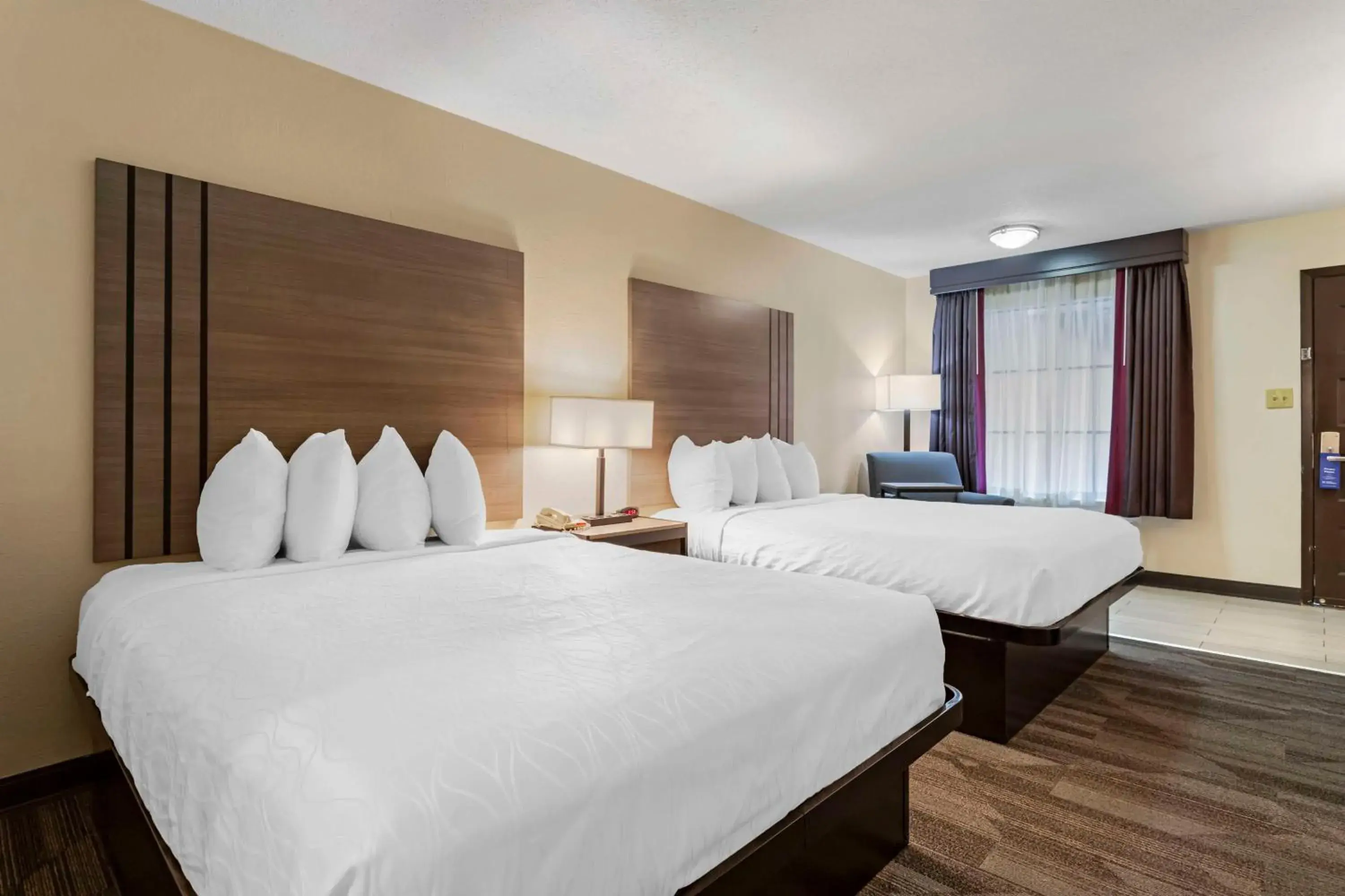 Queen Room with Two Queen Beds - Atrium View in Best Western of Alexandria Inn & Suites & Conference Center Queen Room with Two Queen Beds - Atrium View in Best Western of Alexandria Inn & Suites & Conference Center