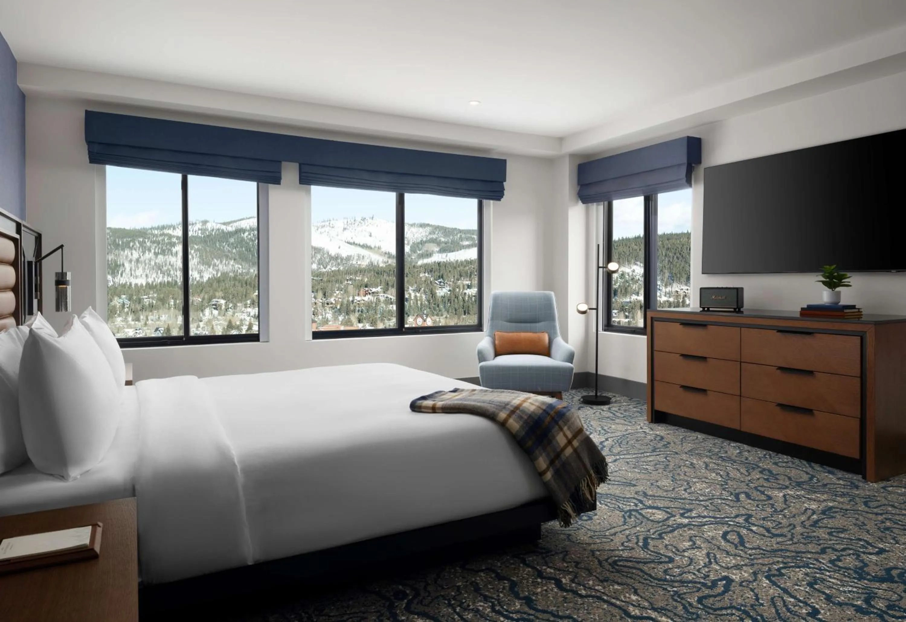 Bed in Hotel Alpenrock Breckenridge, Curio Collection by Hilton