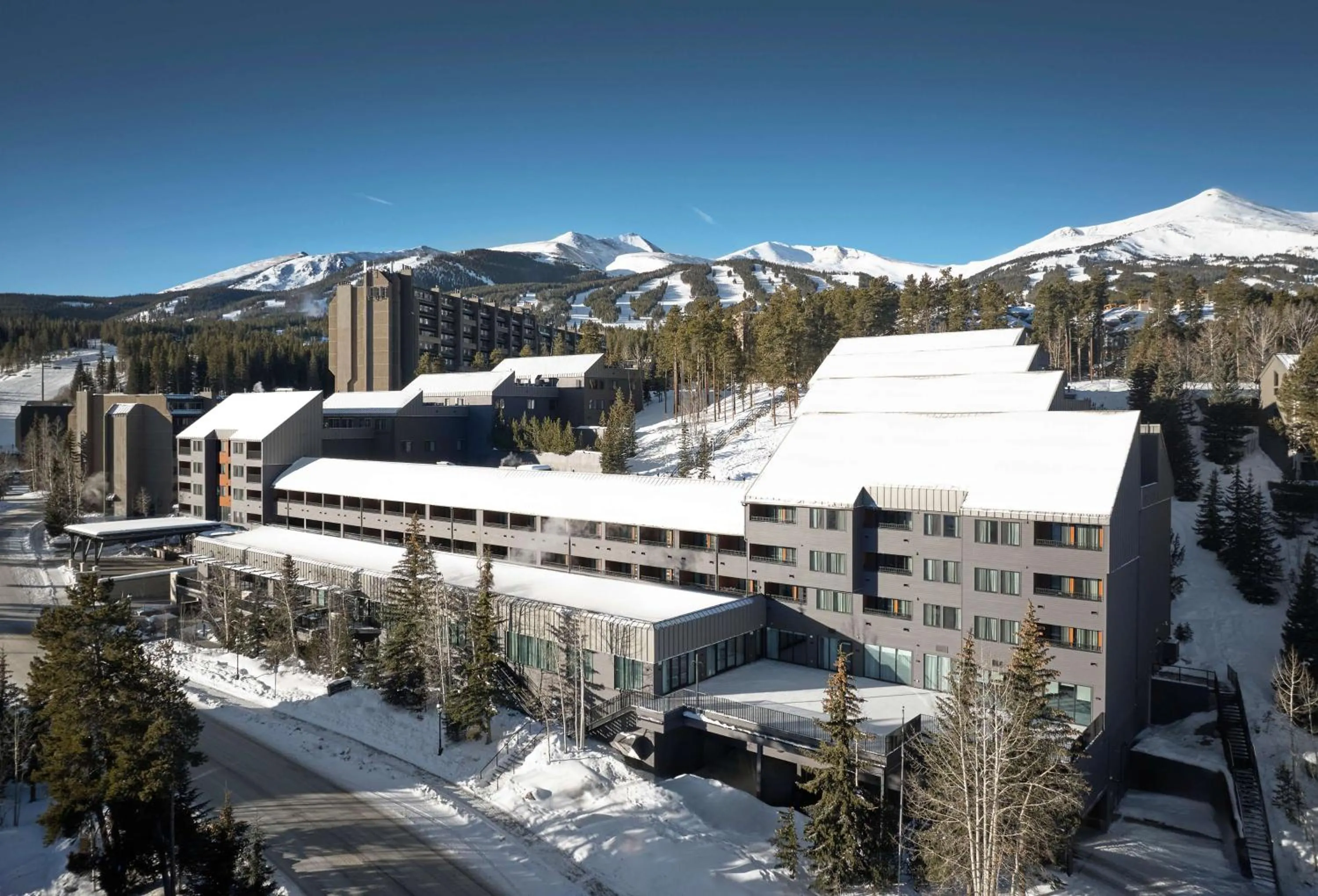 Property building in Hotel Alpenrock Breckenridge, Curio Collection by Hilton
