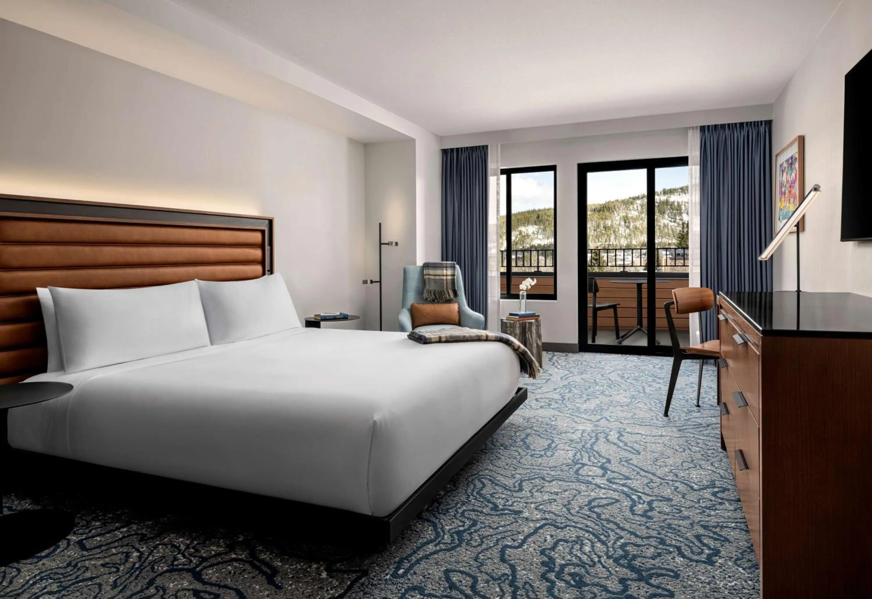 Bed in Hotel Alpenrock Breckenridge, Curio Collection by Hilton