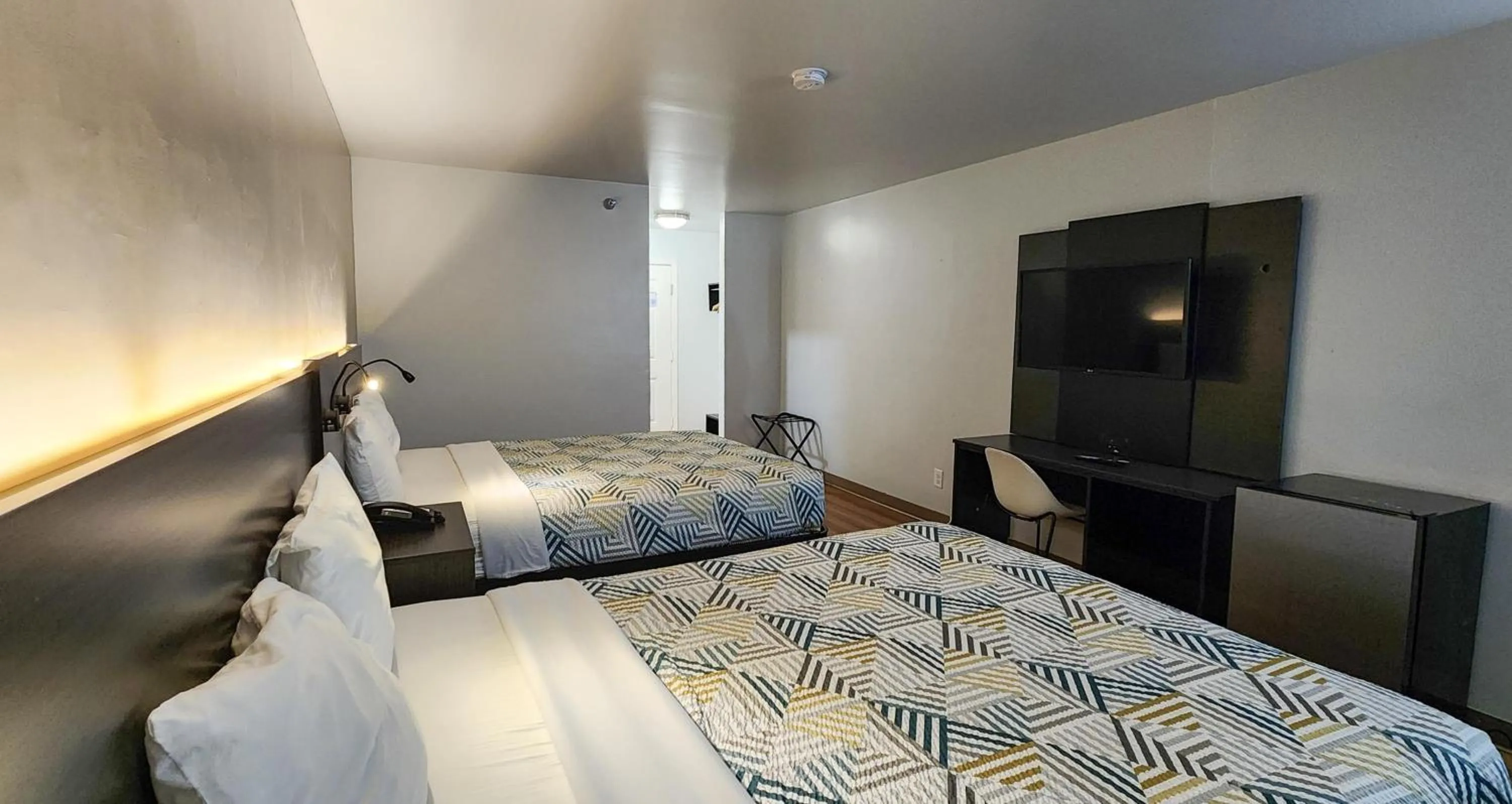 Bedroom, Bed in Motel 6-Ennis, TX