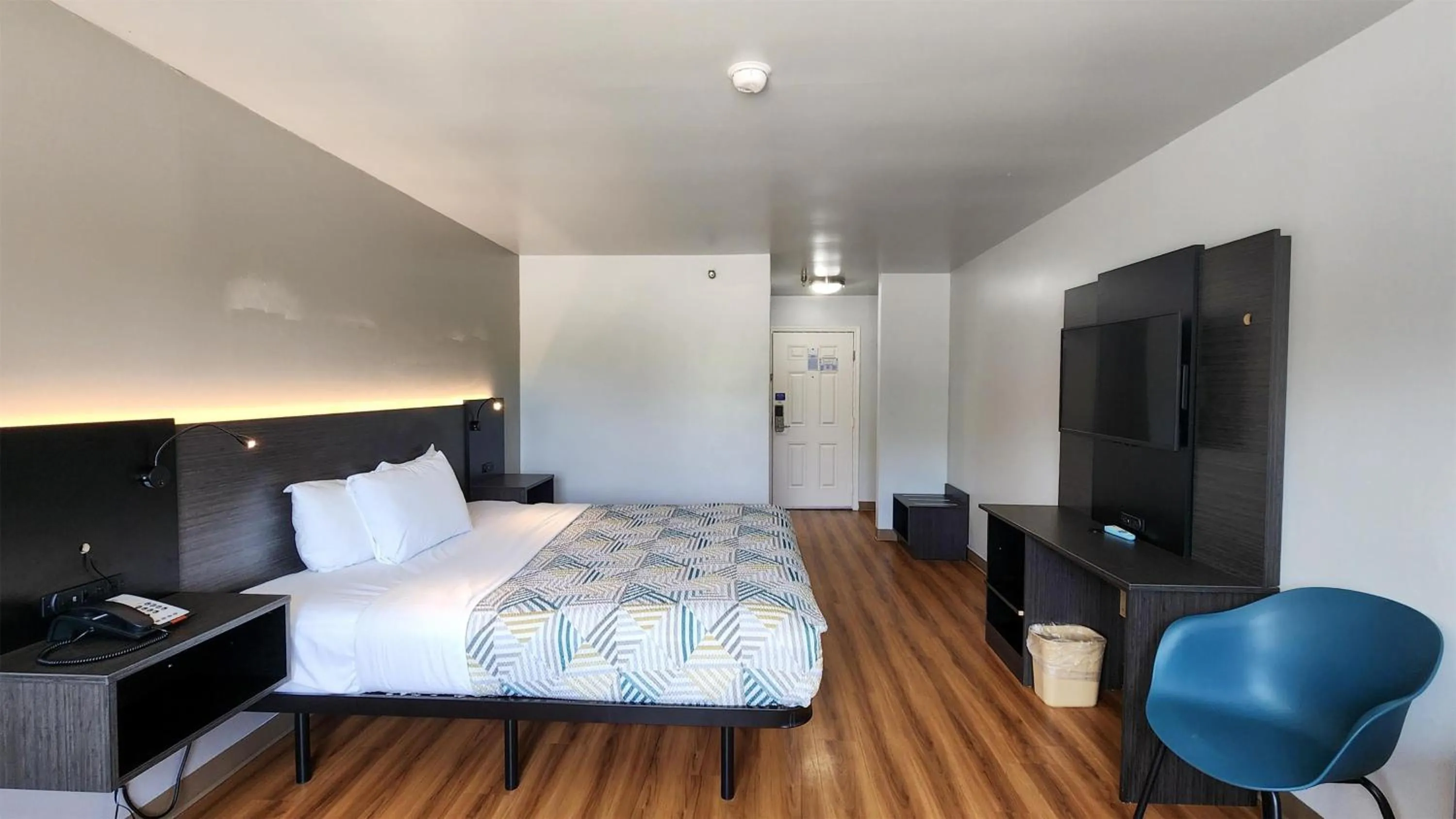 Bedroom, Bed in Motel 6-Ennis, TX