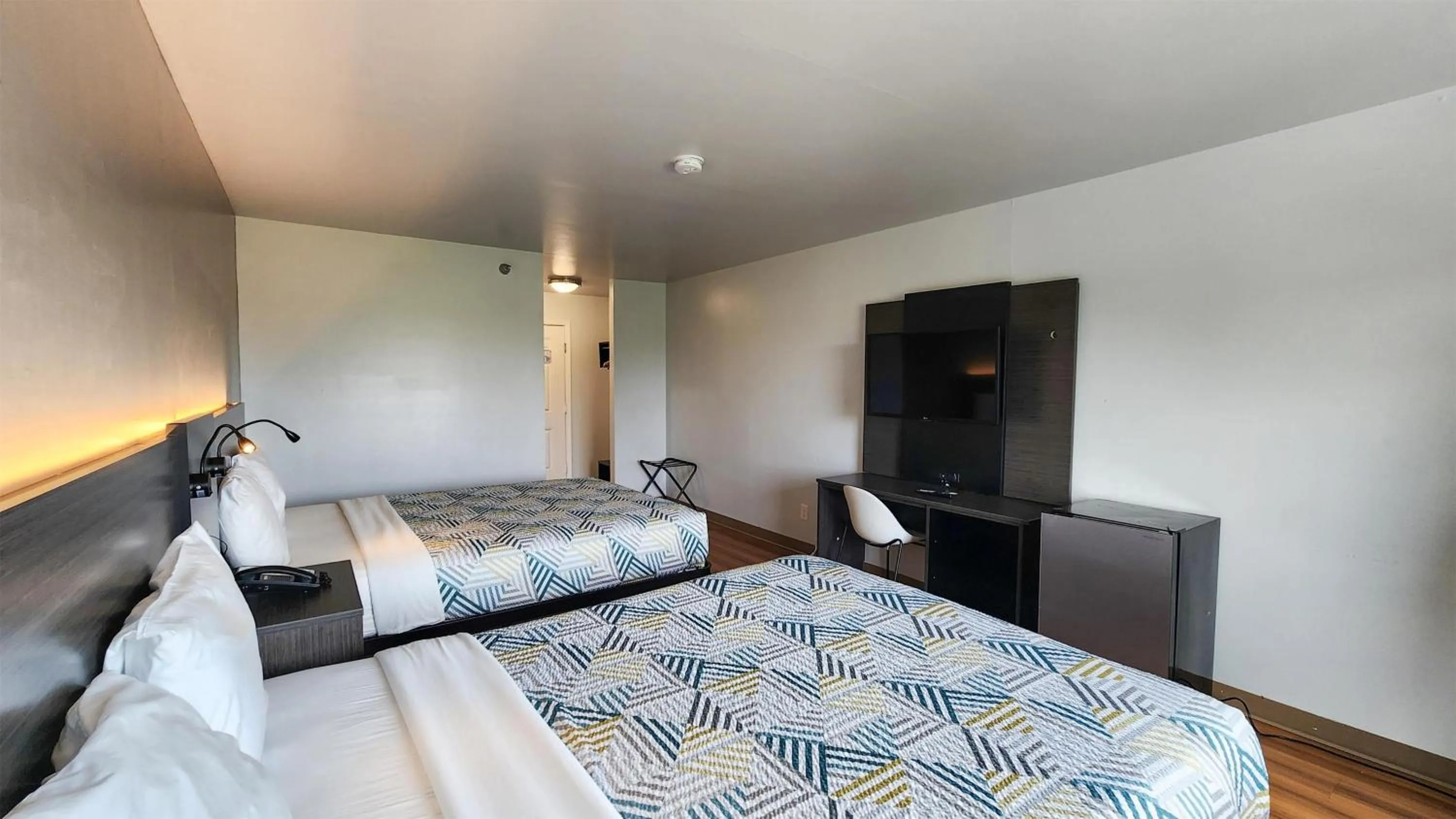 Bedroom, Bed in Motel 6-Ennis, TX