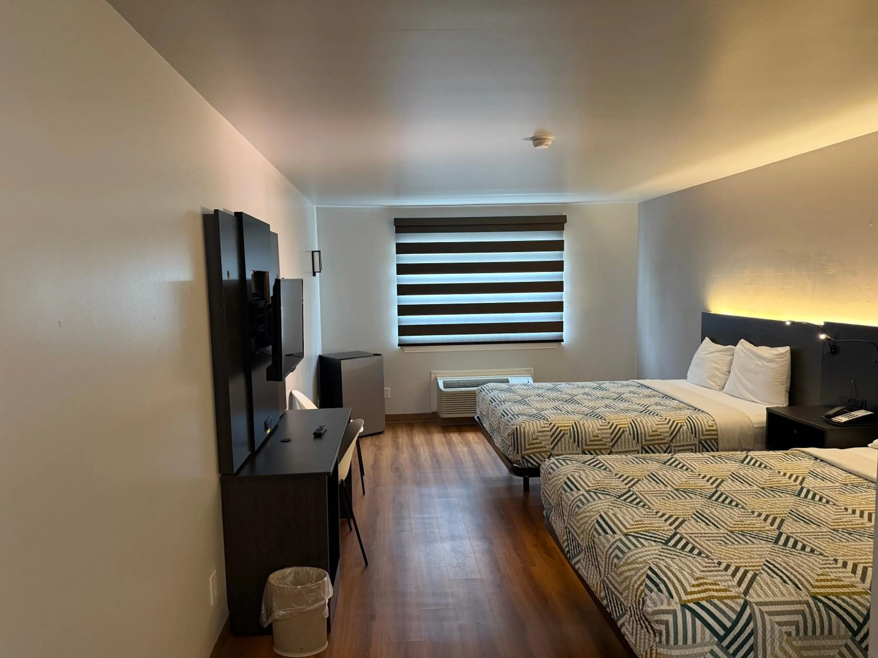 Bed in Motel 6-Ennis, TX