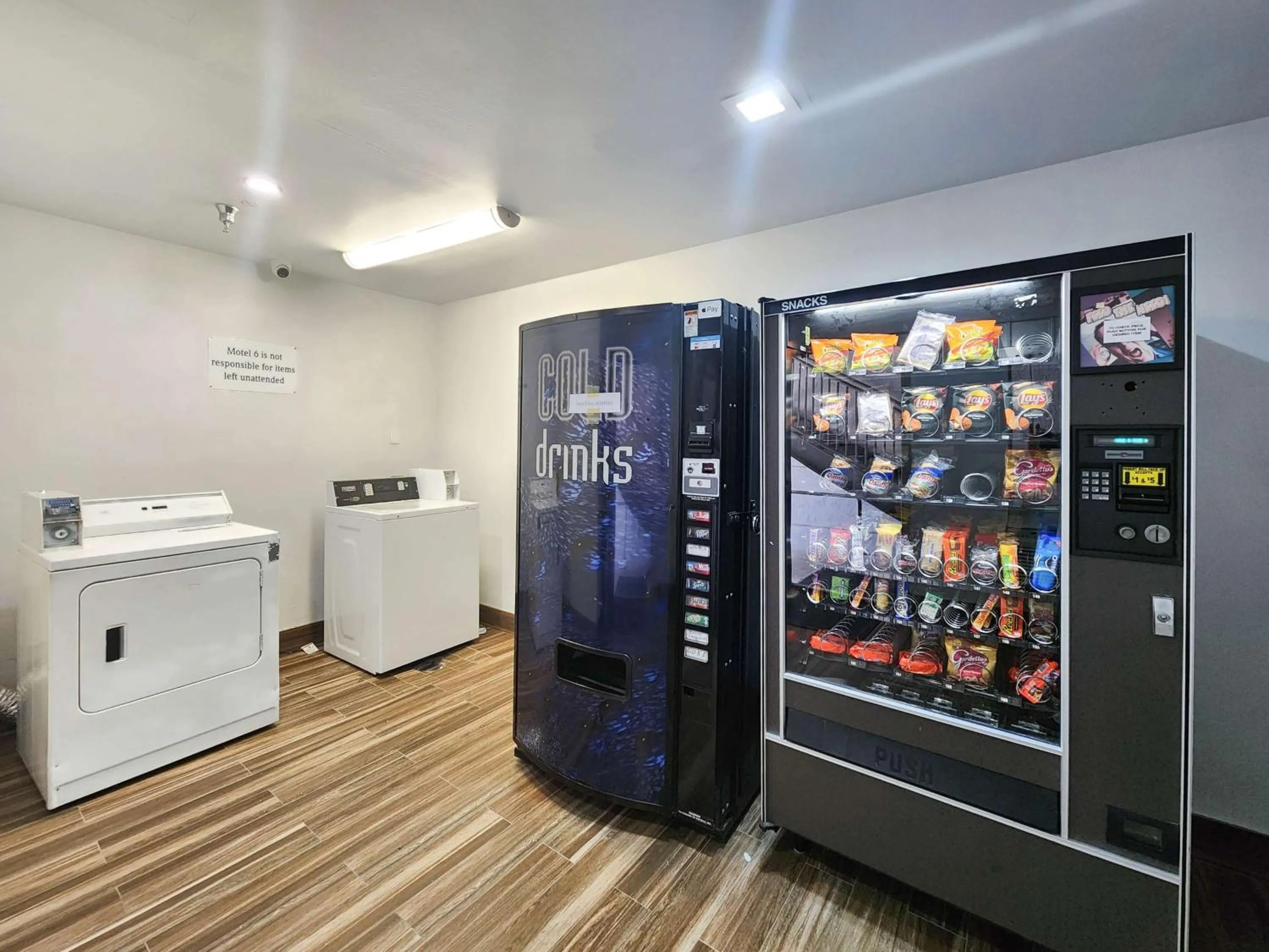 Property building in Motel 6-Ennis, TX