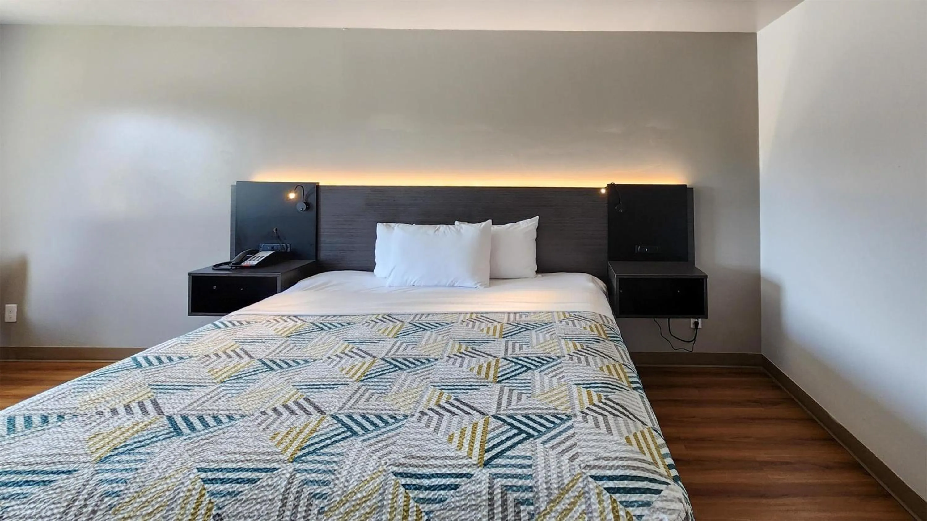 Bedroom, Bed in Motel 6-Ennis, TX