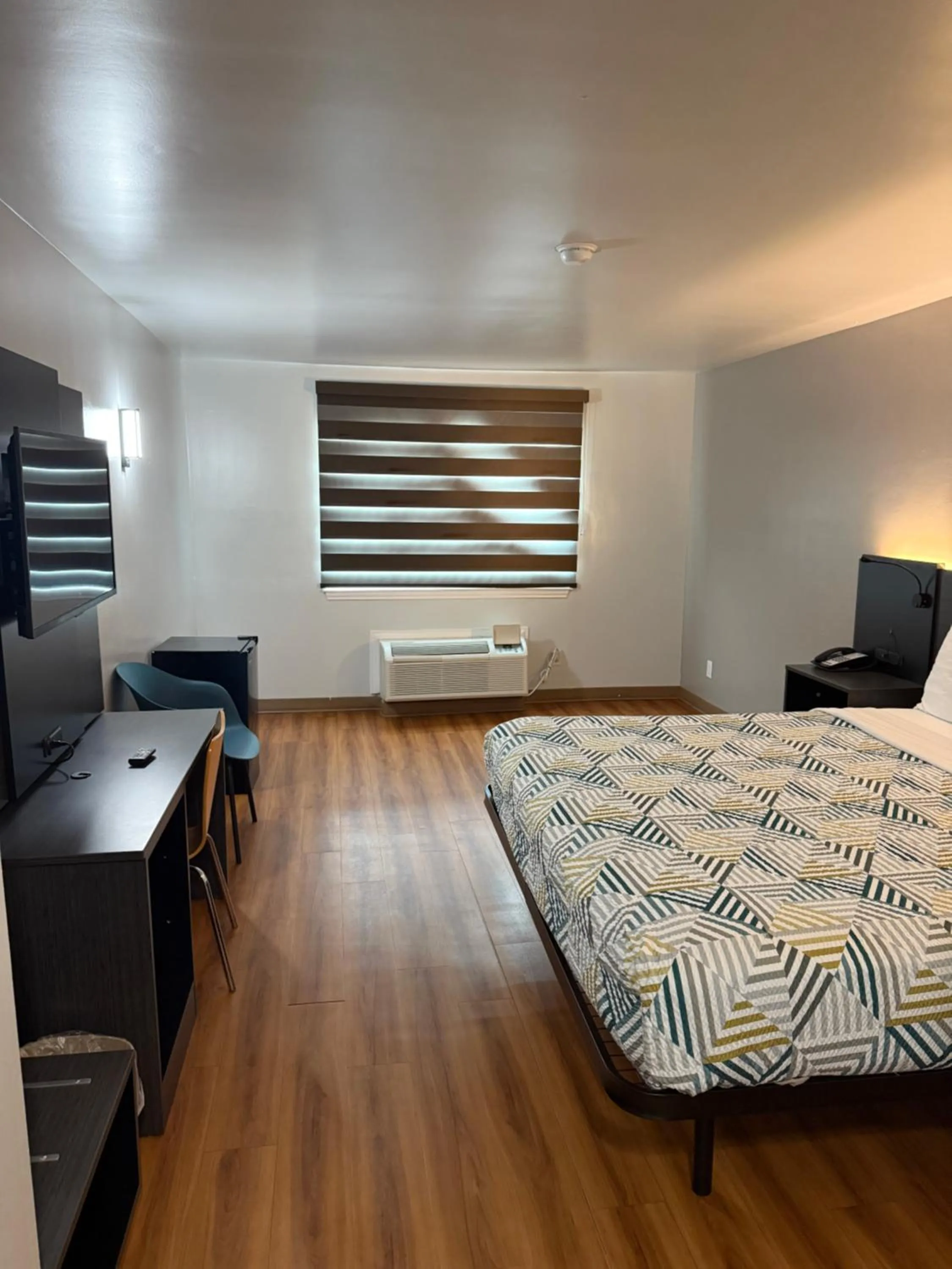 Bed in Motel 6-Ennis, TX