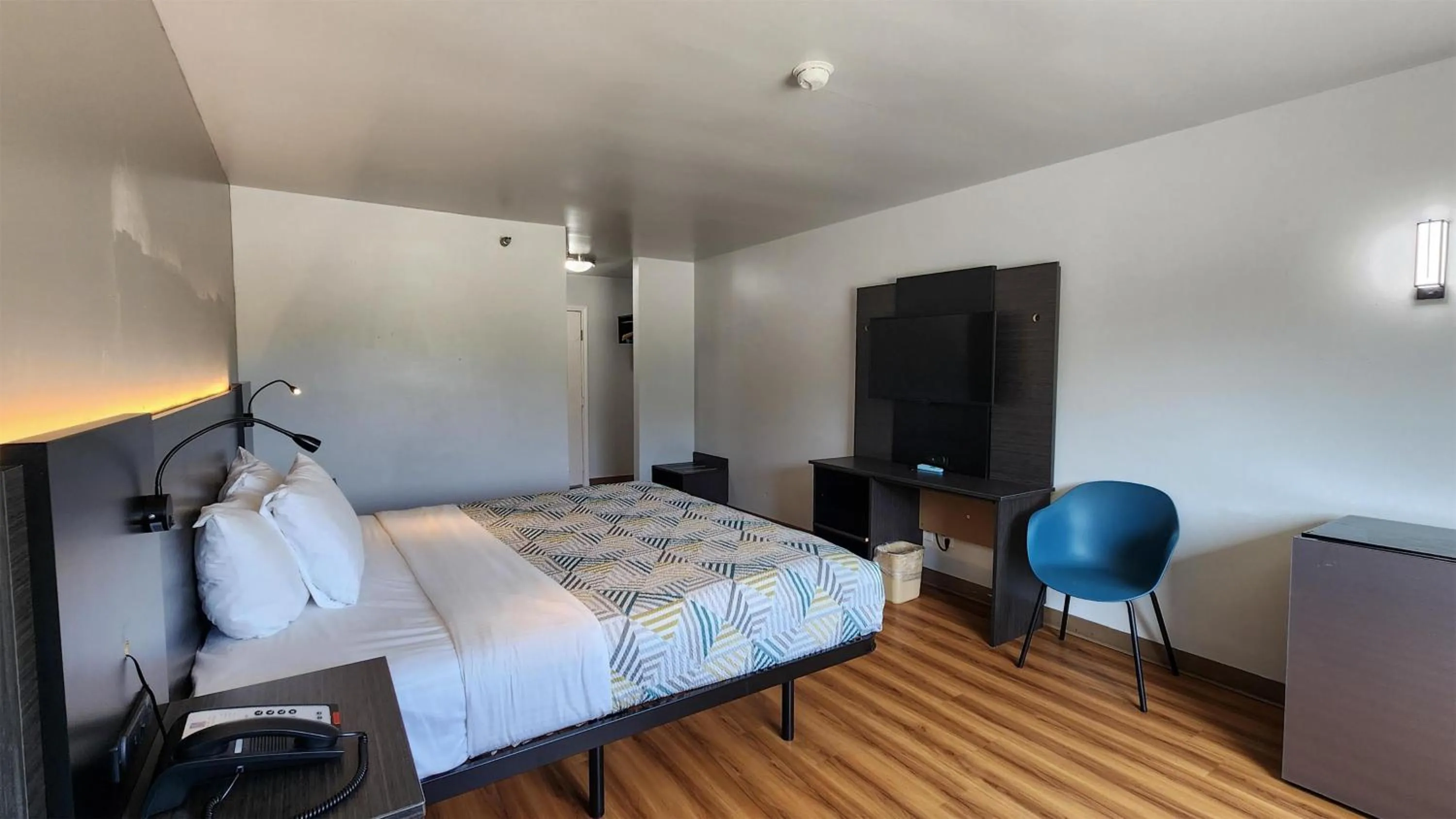 Bedroom, Bed in Motel 6-Ennis, TX