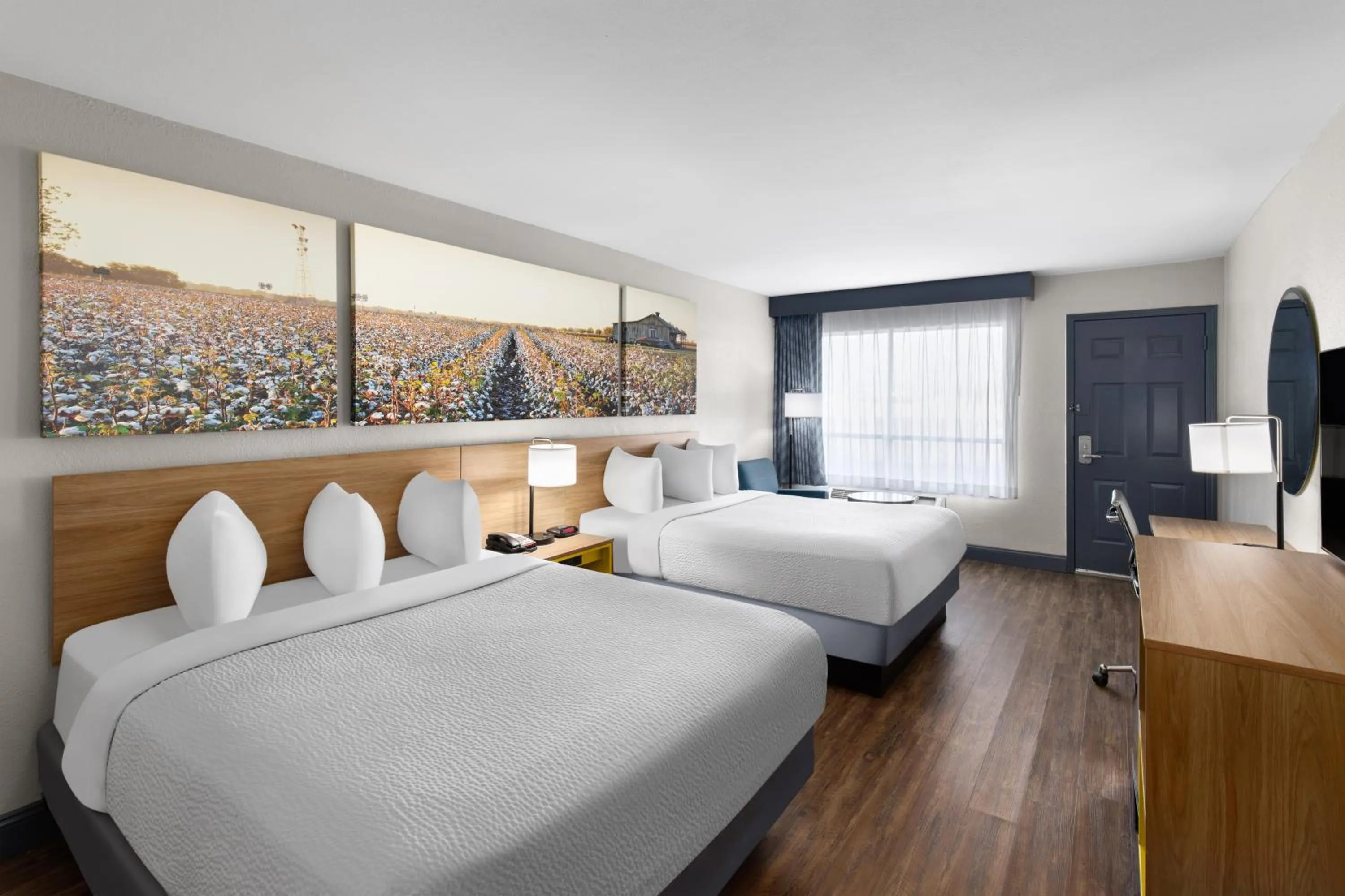 Bedroom, Bed in Days Inn by Wyndham Carlisle