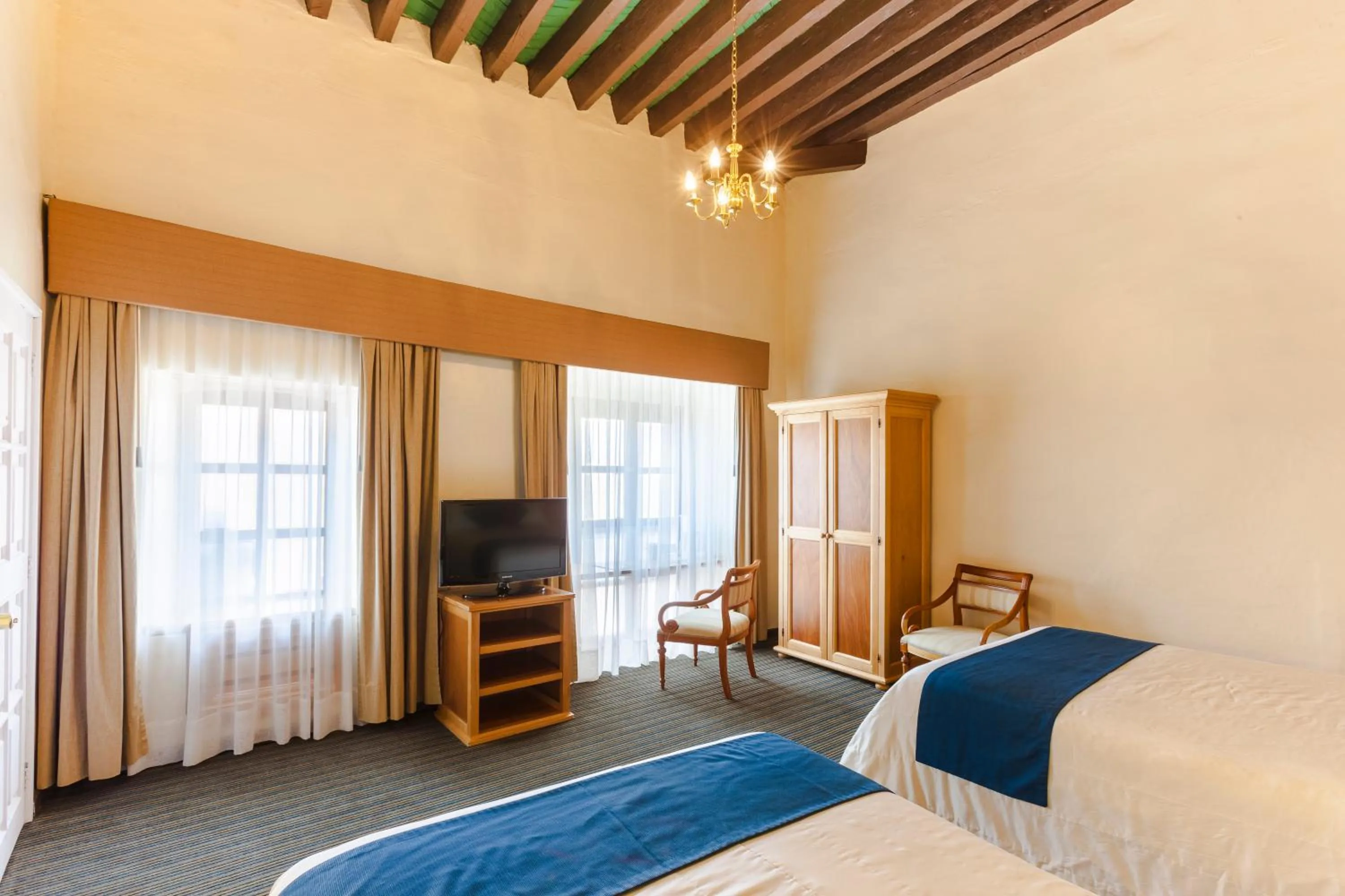 Photo of the whole room, Bed in Hotel Meson de Jobito