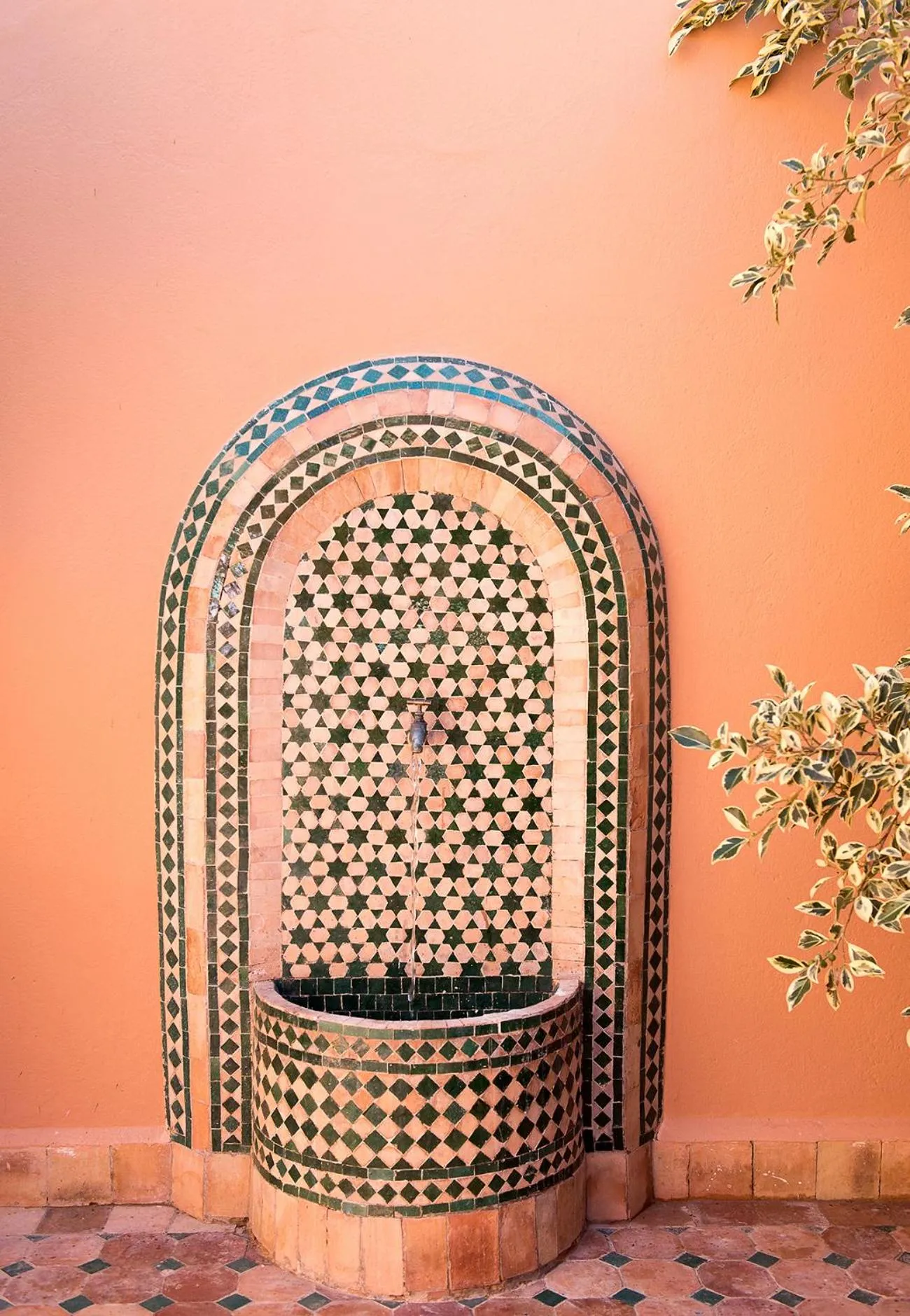 Property building in Dar Maktoub