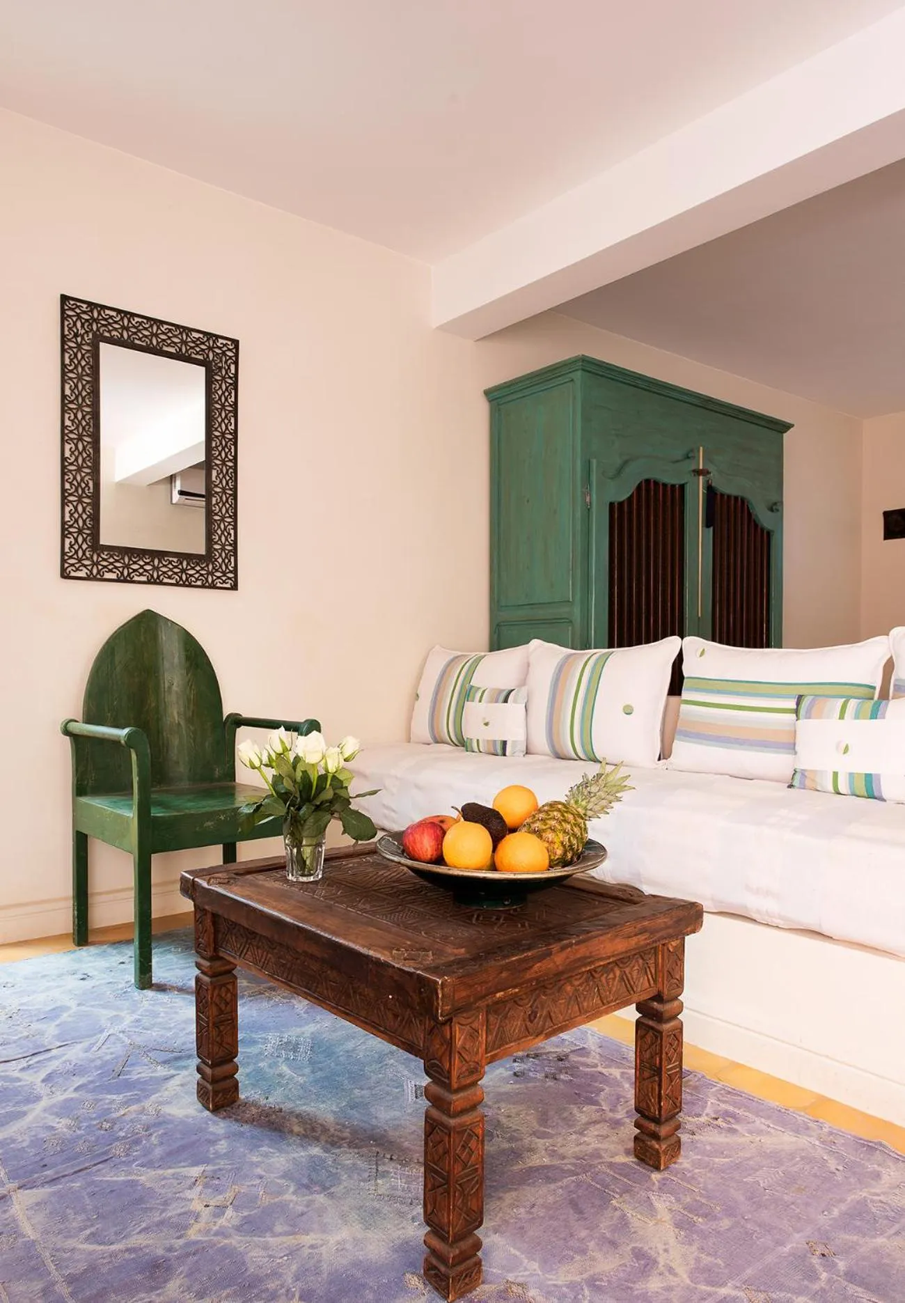 Living room, Bed in Dar Maktoub