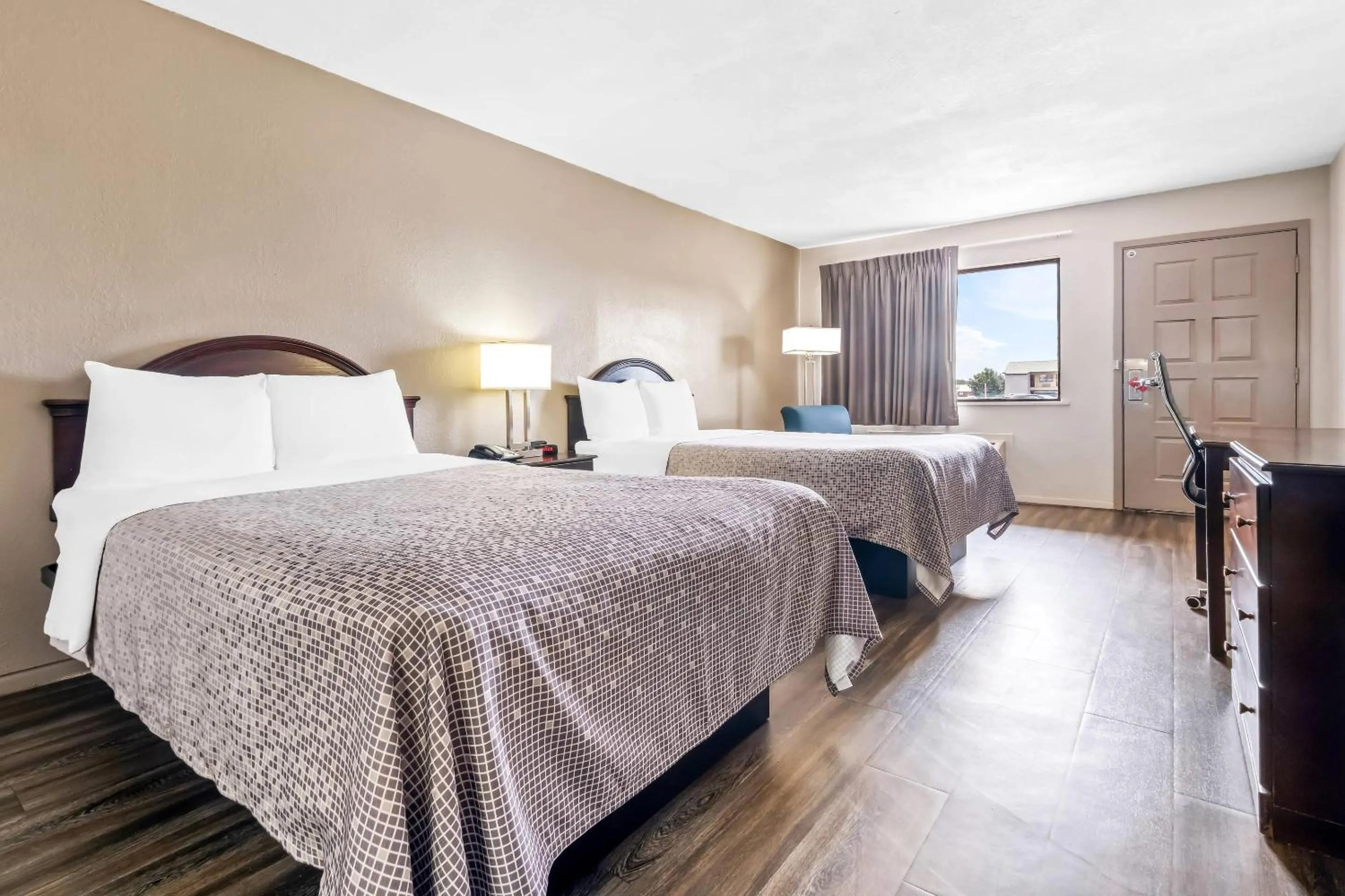 Bedroom, Bed in Econo Lodge Childress