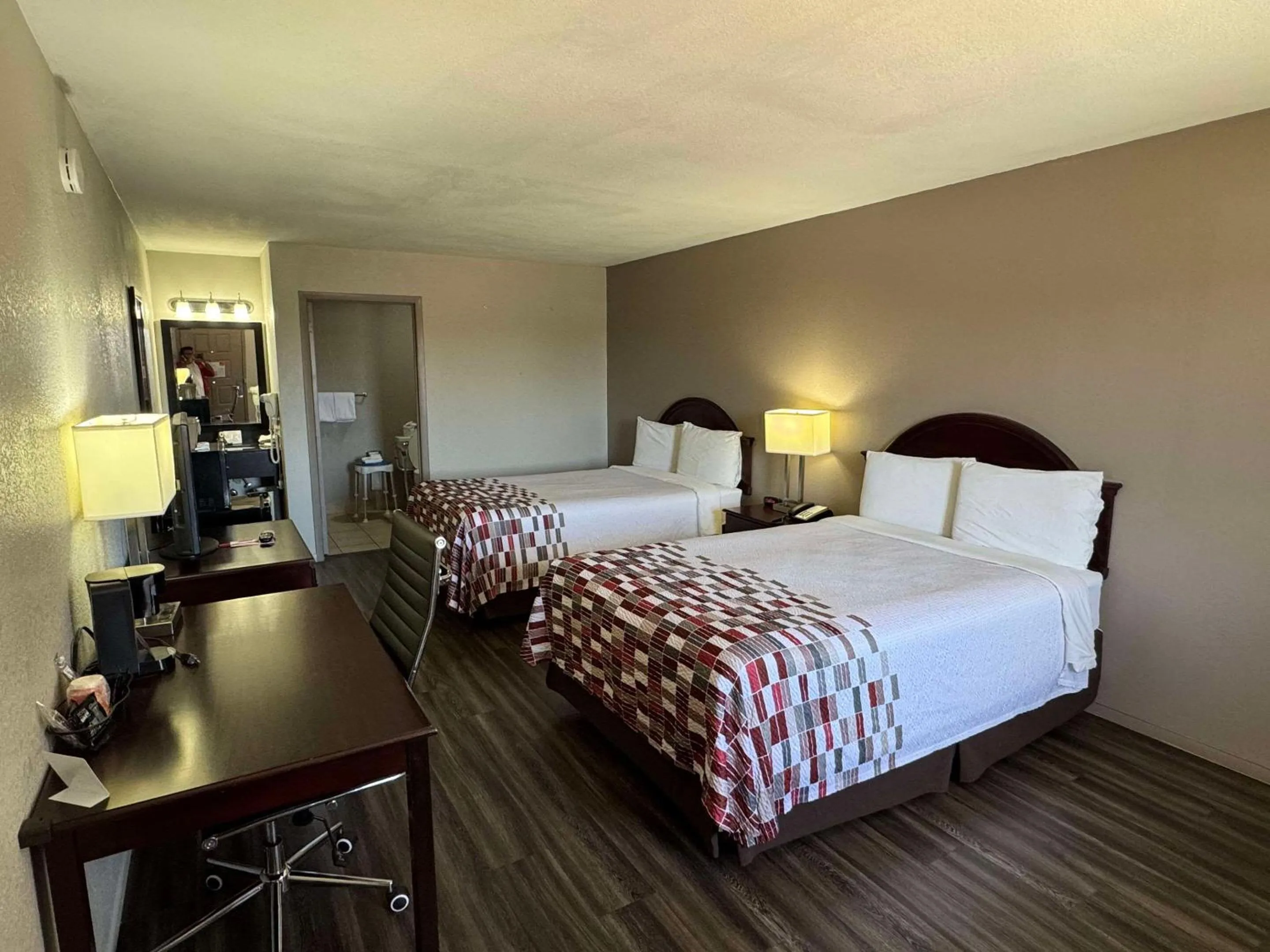 Bedroom, Bed in Econo Lodge Childress