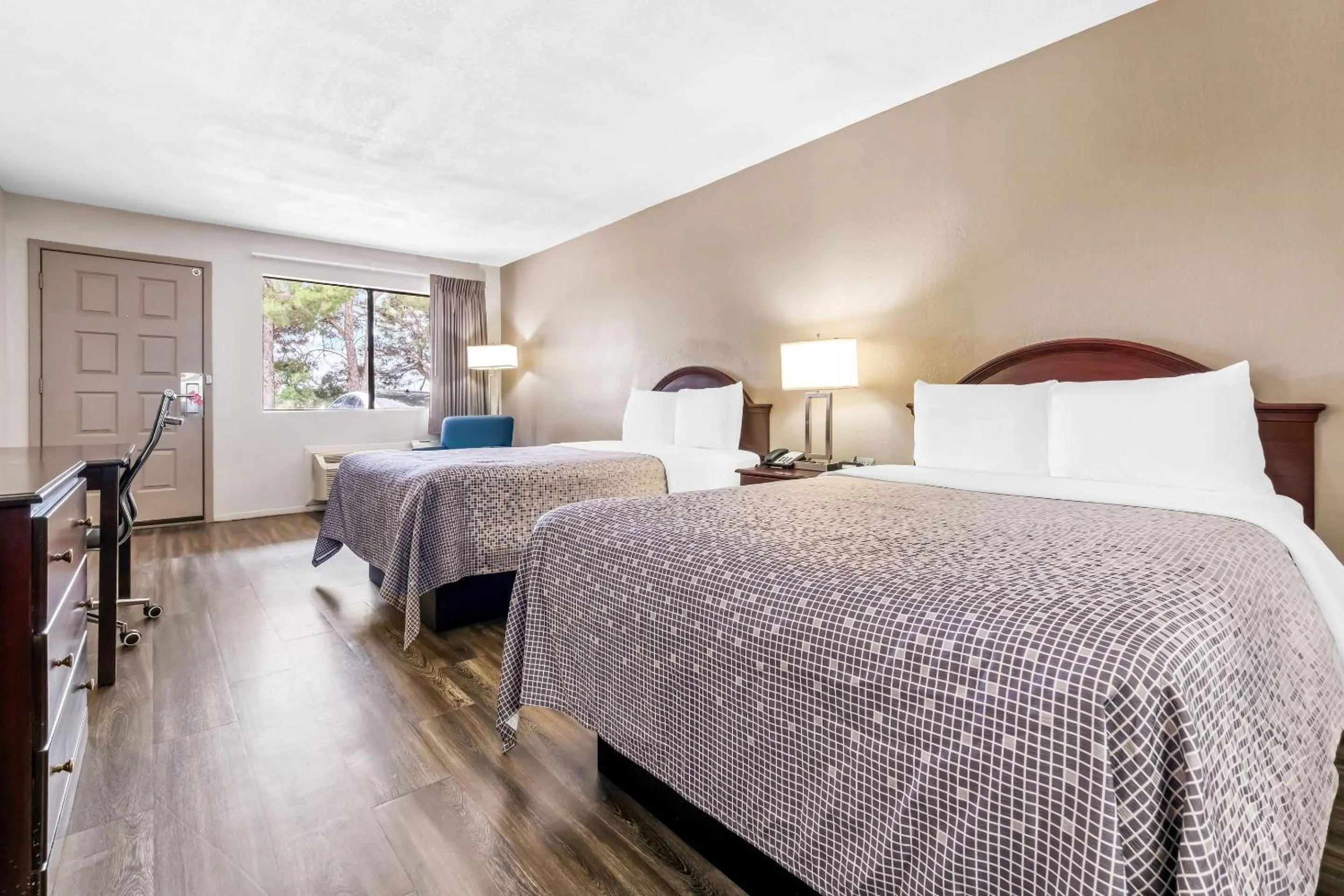 Bedroom, Bed in Econo Lodge Childress