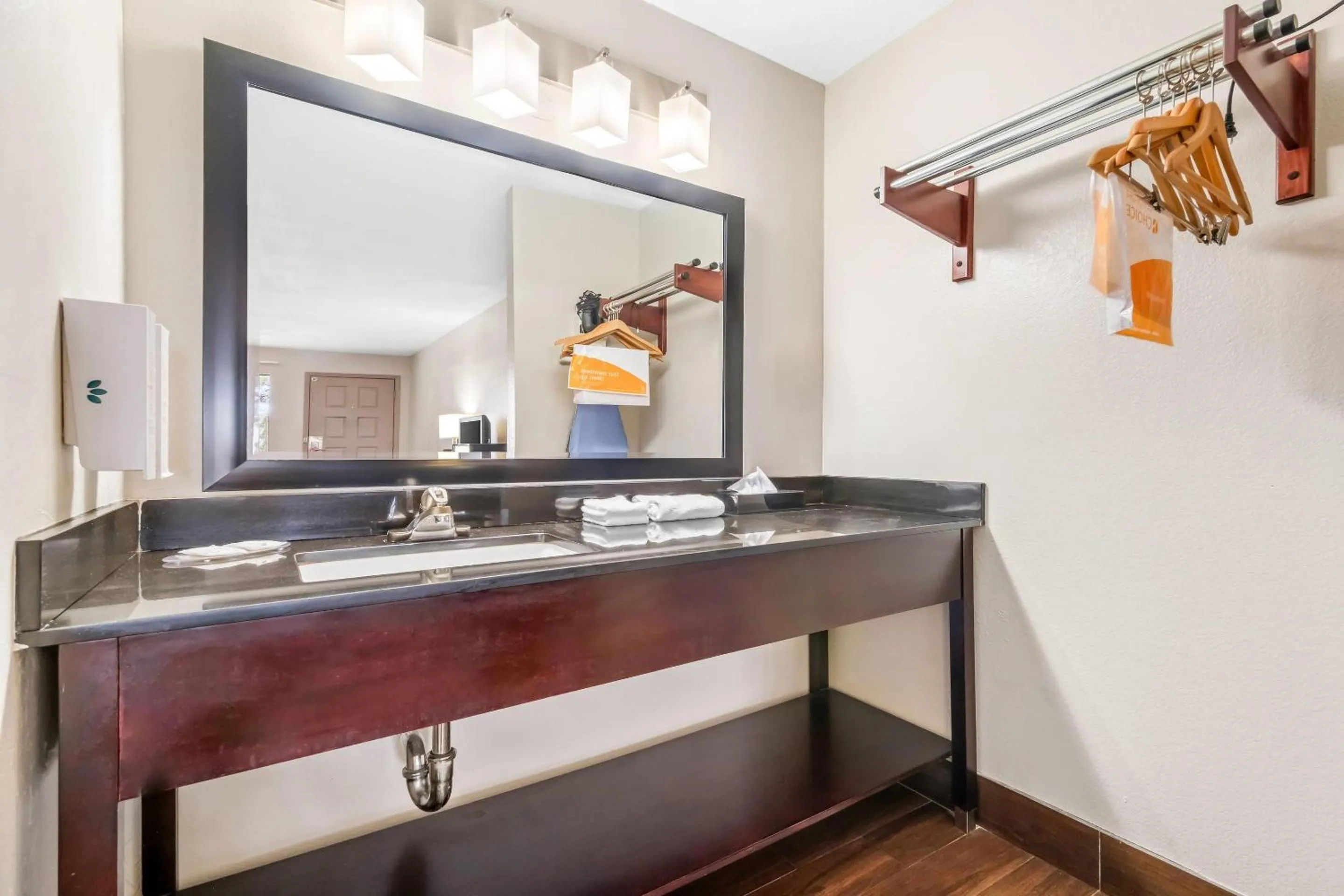 Bedroom in Econo Lodge Childress