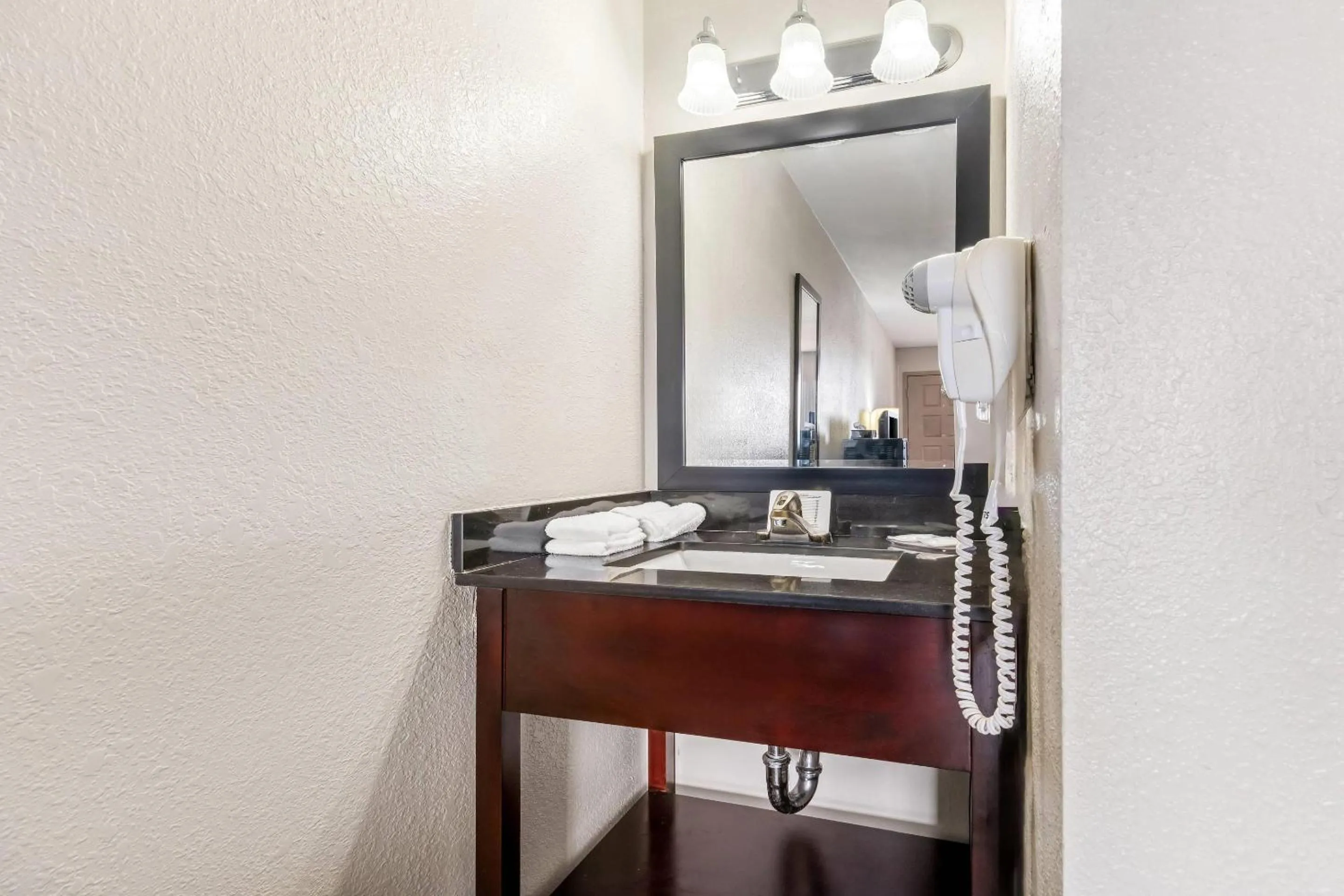 Bedroom in Econo Lodge Childress