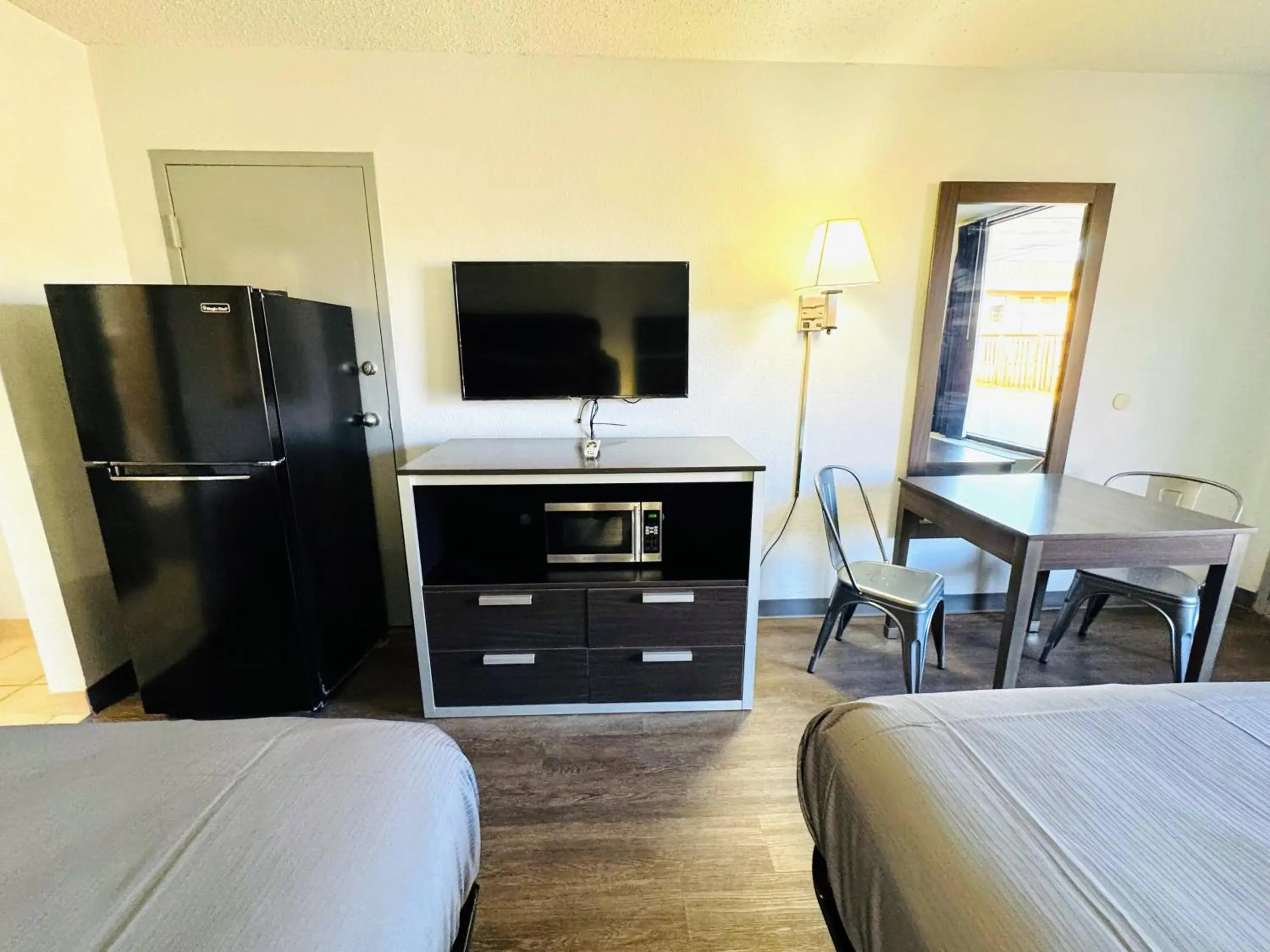 Double Room with Two Double Beds - Non-Smoking in Newnan Nook Double Room with Two Double Beds - Non-Smoking in Newnan Nook