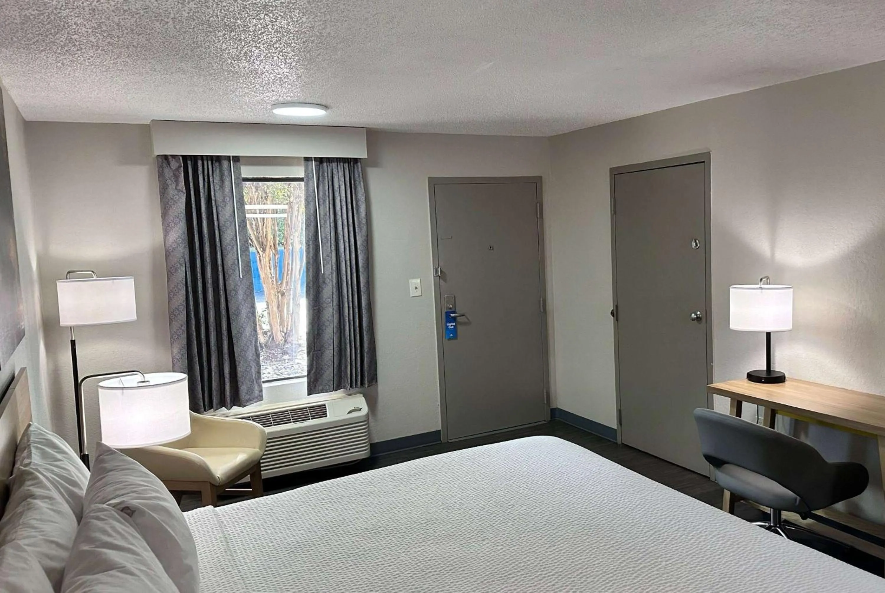 King Room - Non-Smoking in Days Inn by Wyndham Columbia NE Fort Jackson