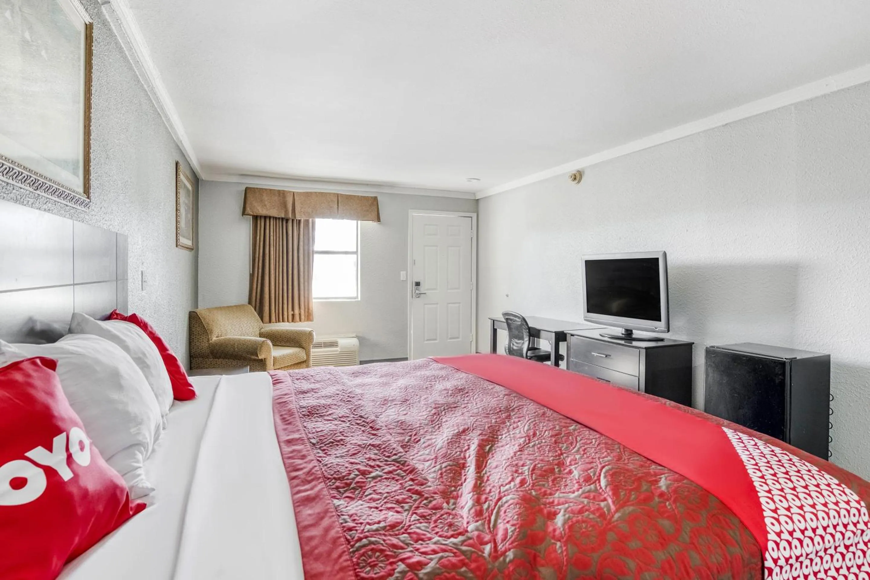 Bedroom in OYO Hotel Pineville LA Hwy 165