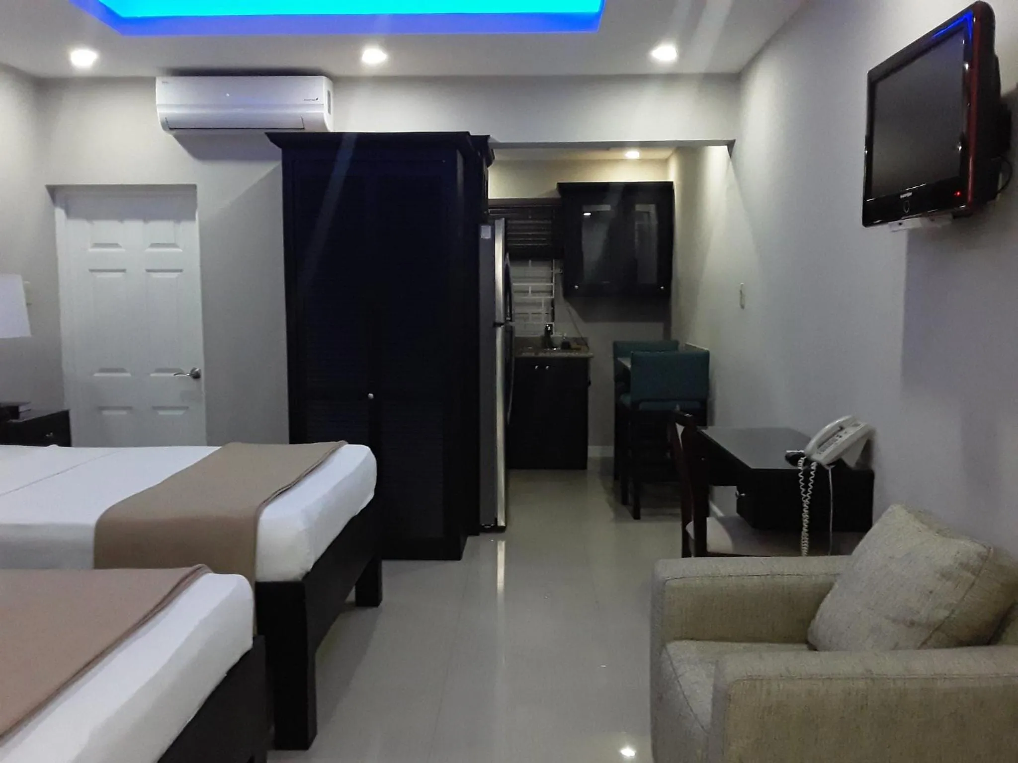 Bed in Christar Villas Hotel