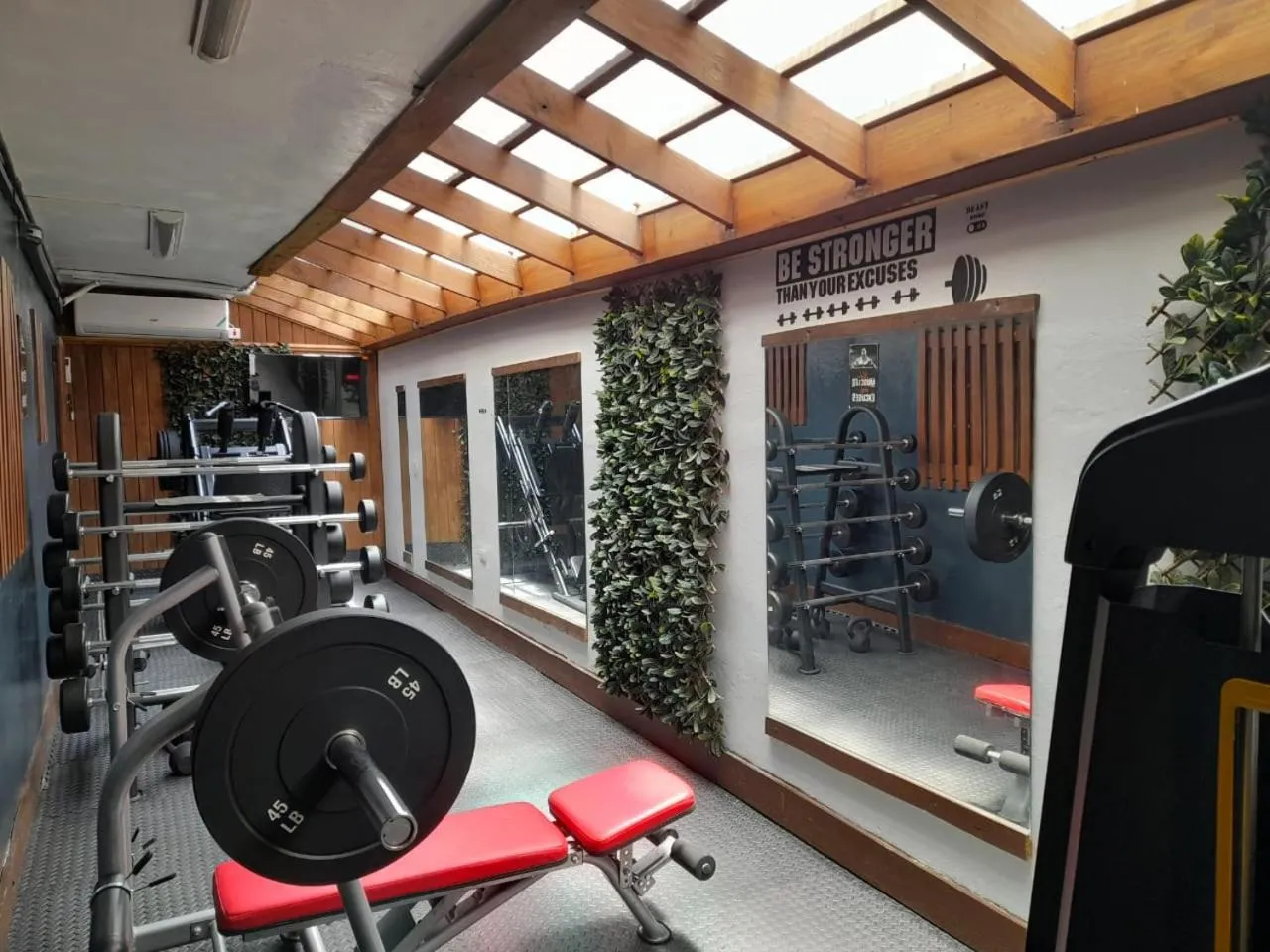 Fitness centre/facilities in Christar Villas Hotel