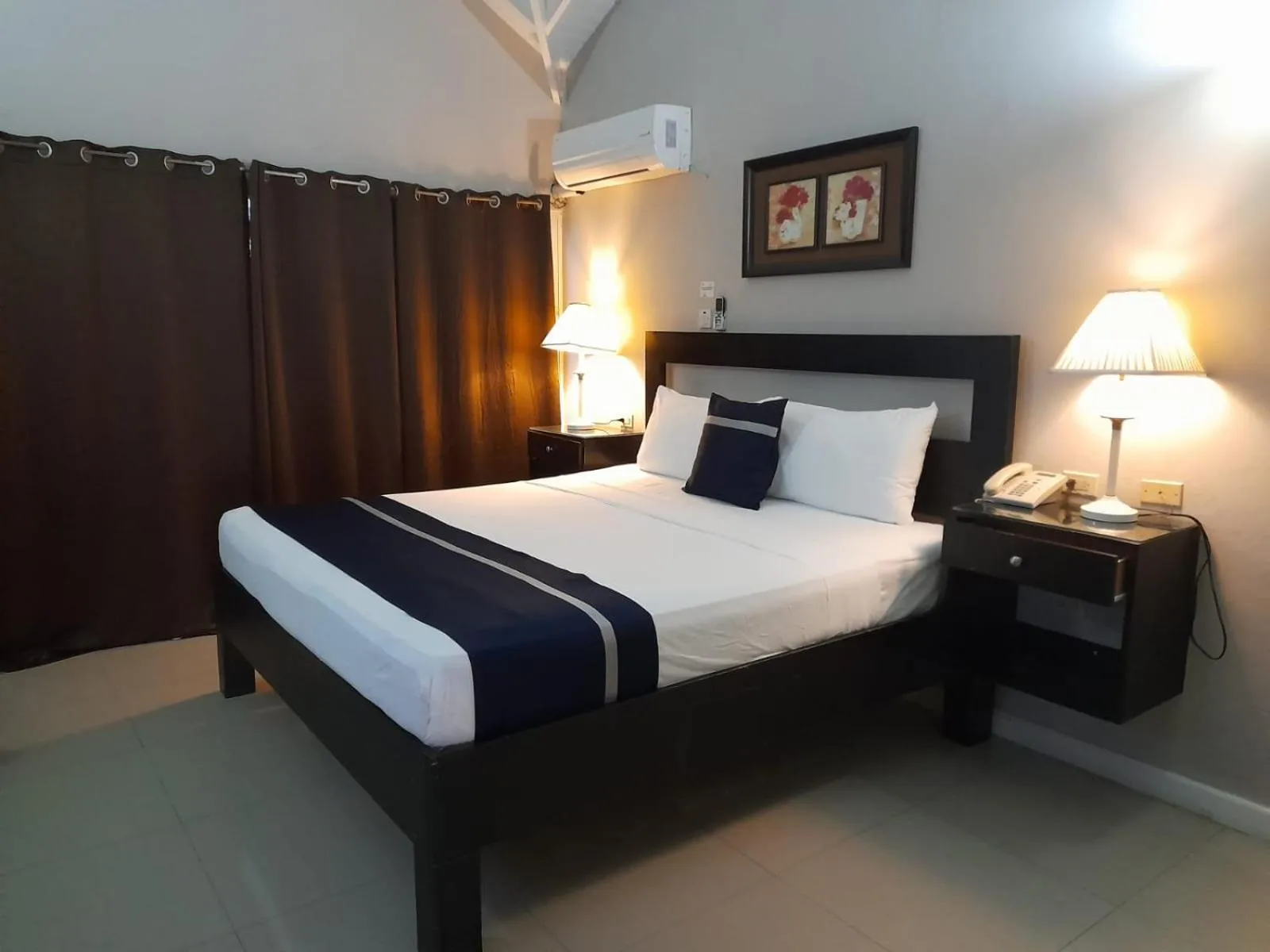 Bed in Christar Villas Hotel