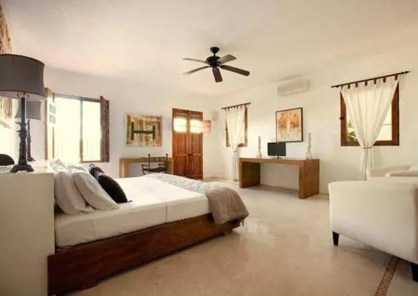 Photo of the whole room, Bed in Hotel Hacienda Mérida VIP