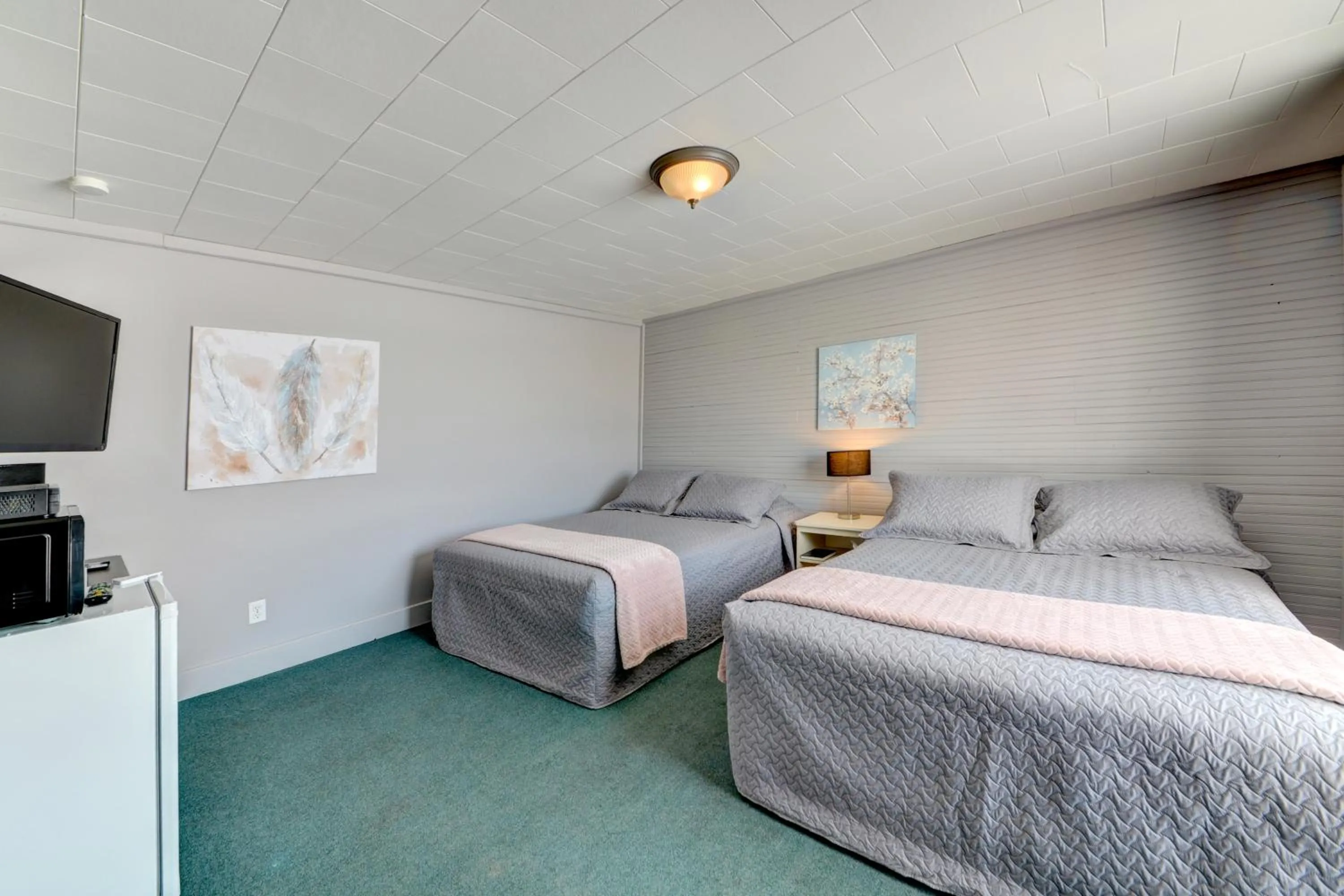 Bed in Motel Express