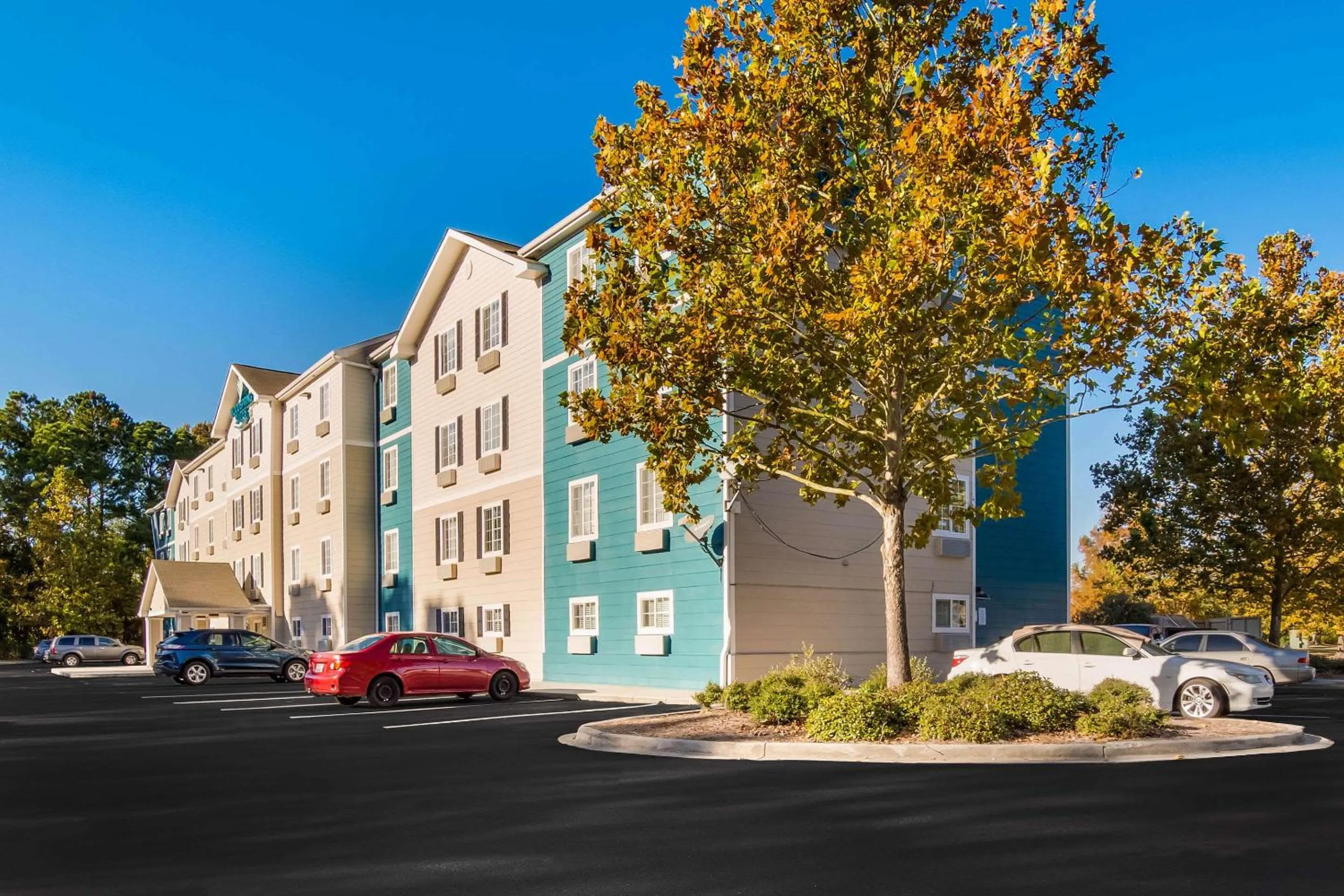 Property building in WoodSpring Suites | North Charleston Airport I-526