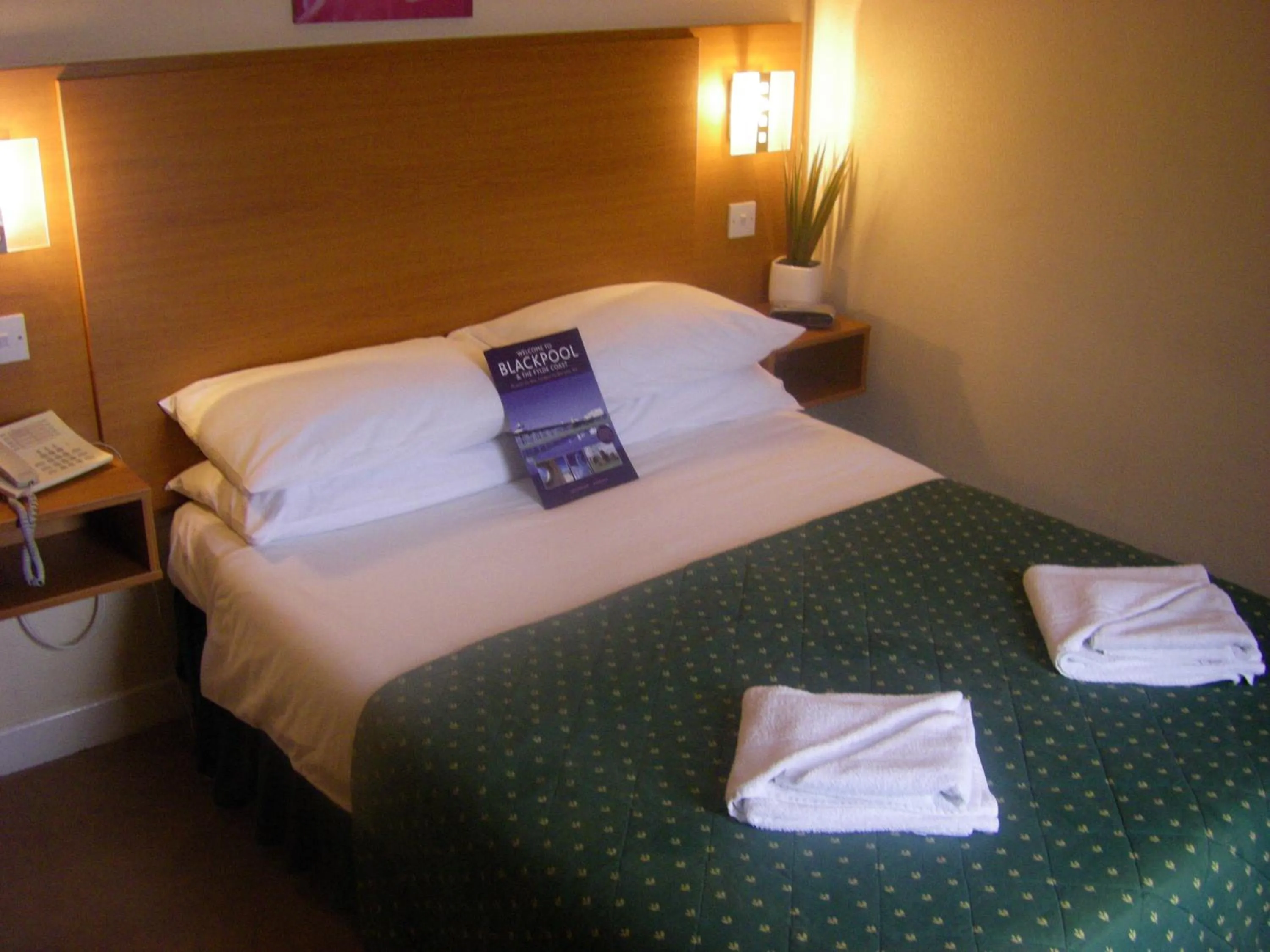 Bed in The Waldorf - Near Pleasure Beach & Sandcastle