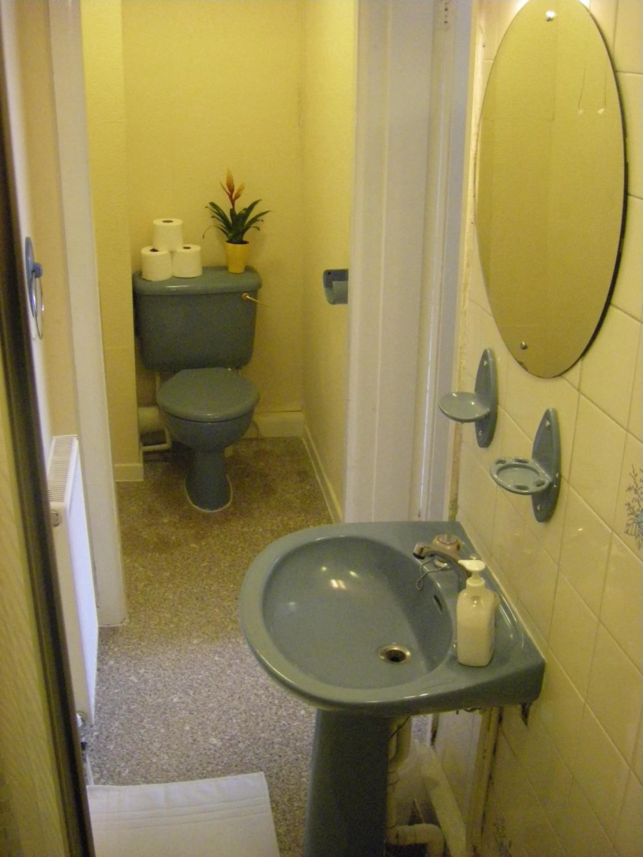 Toilet in The Waldorf - Near Pleasure Beach & Sandcastle