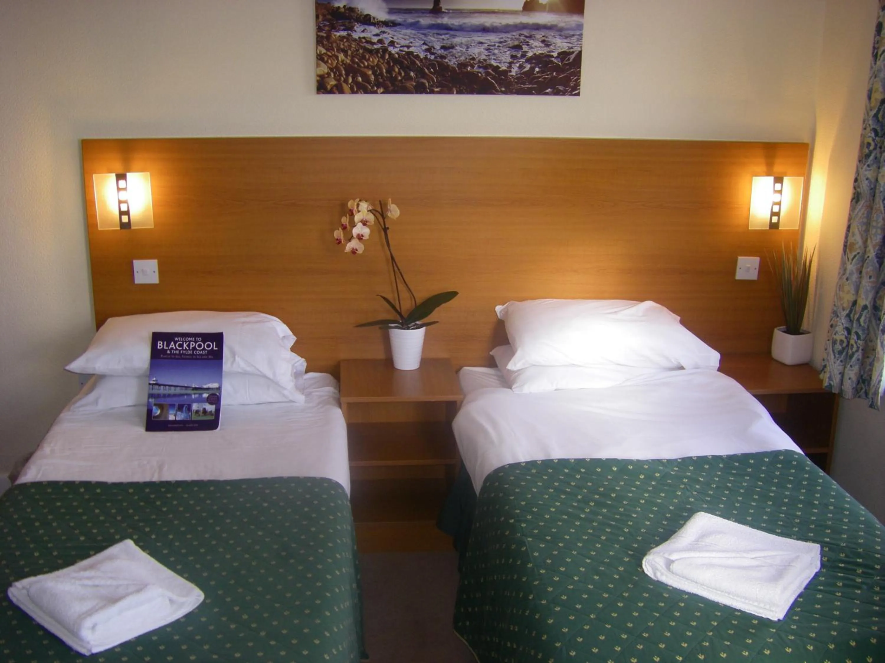 Bed in The Waldorf - Near Pleasure Beach & Sandcastle