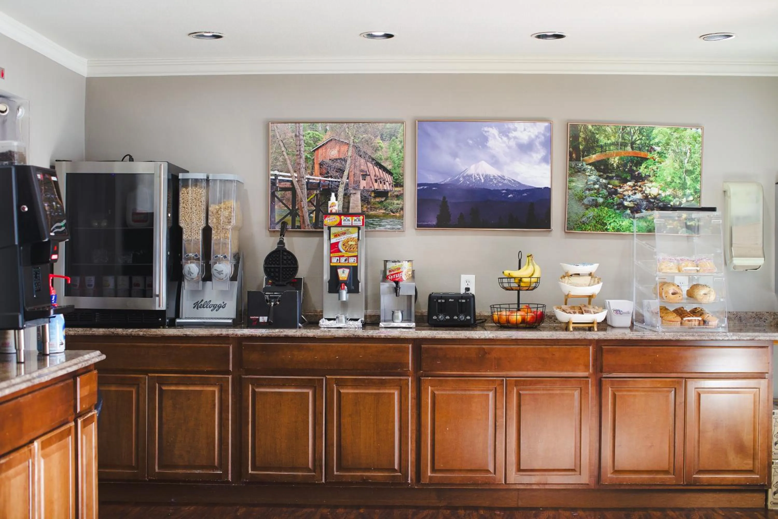 Continental breakfast in Flagship Inn of Ashland