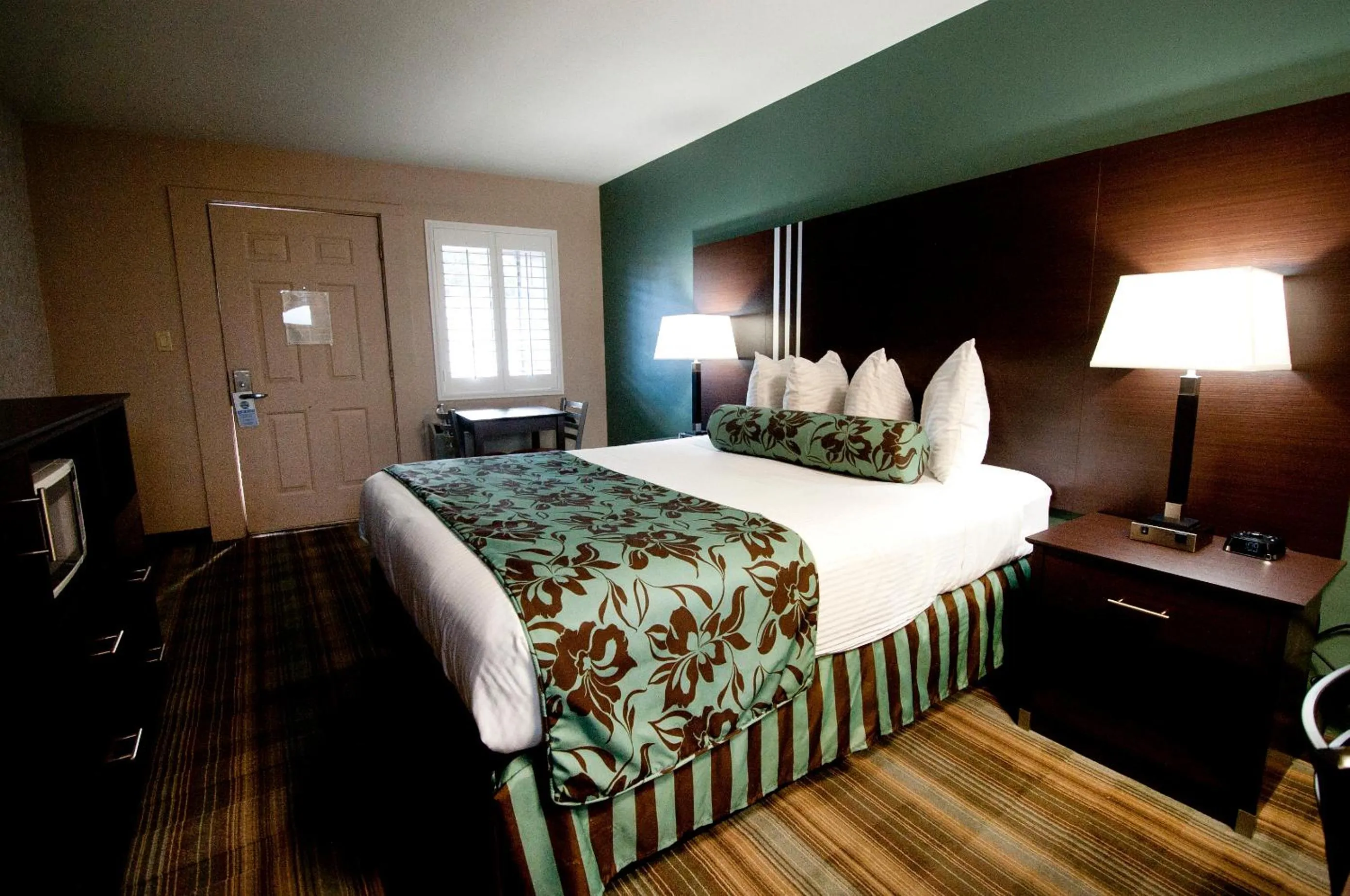 Bed in Flagship Inn of Ashland