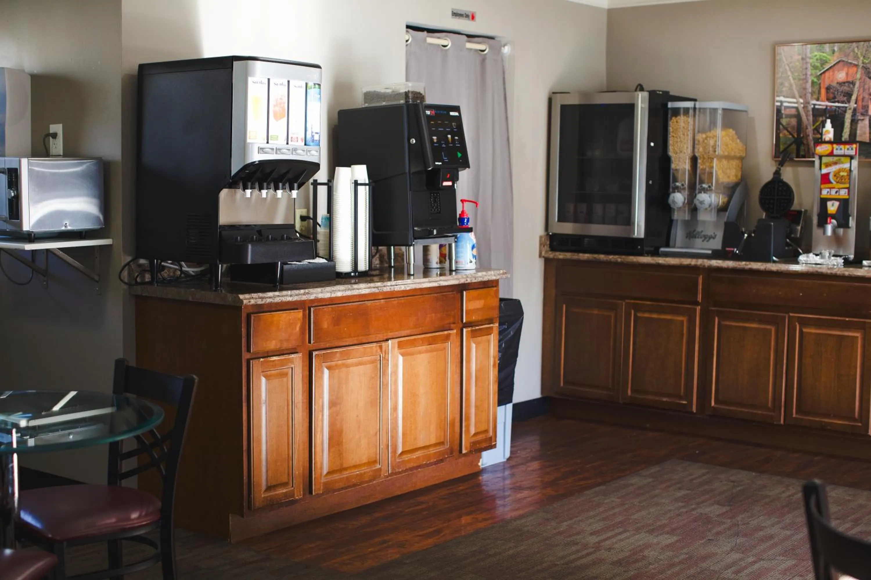 Continental breakfast in Flagship Inn of Ashland
