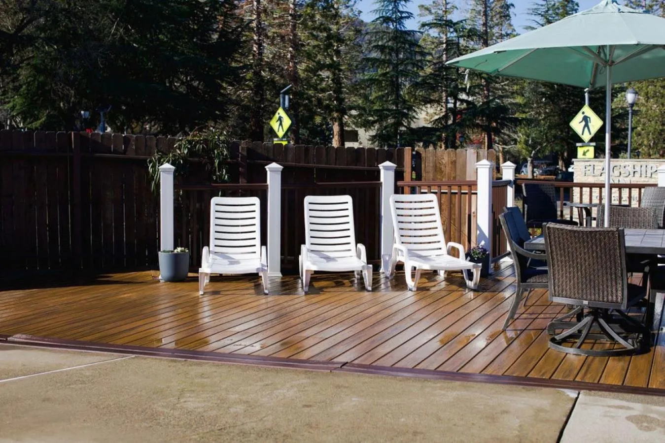 Pool view in Flagship Inn of Ashland