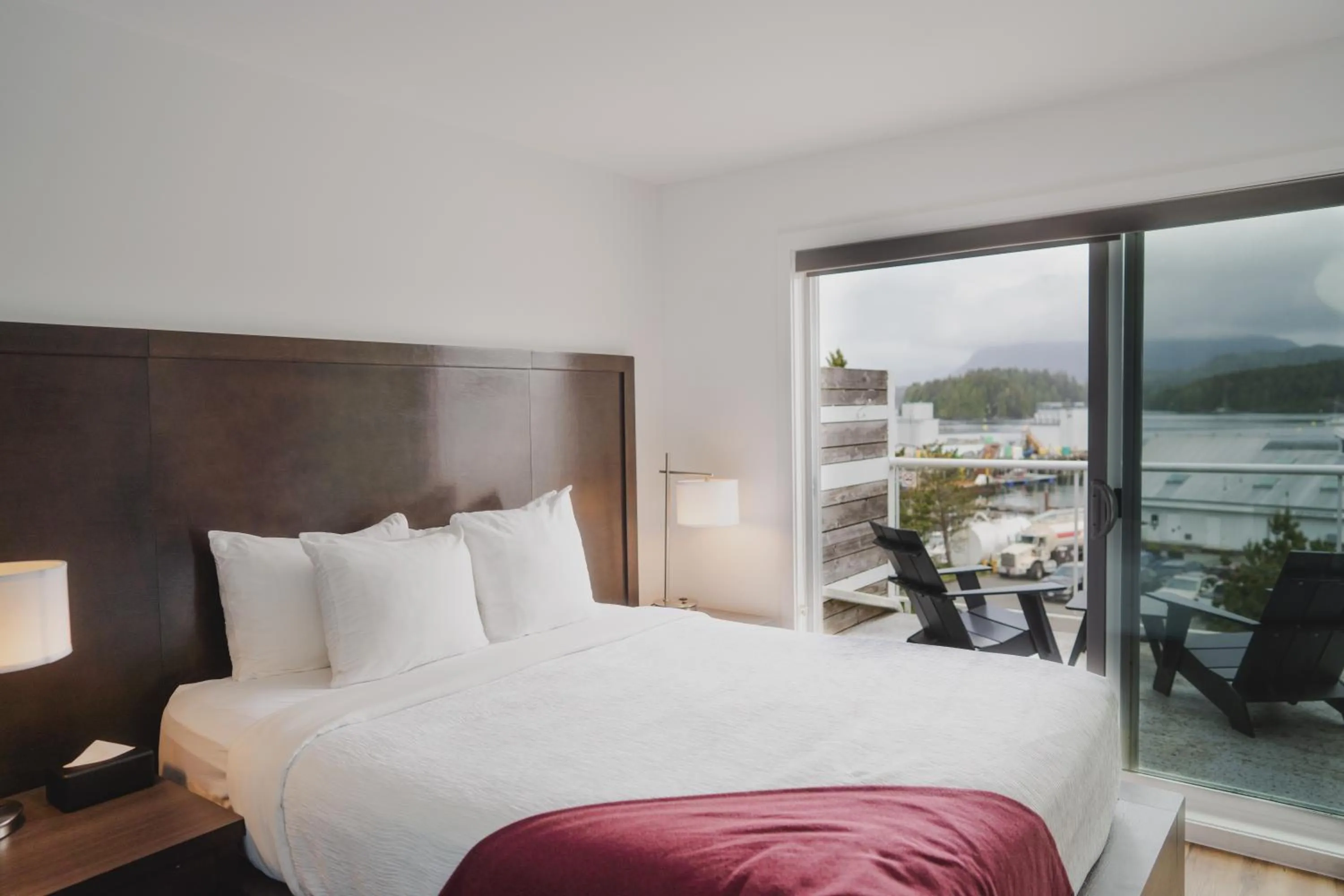 Bedroom, Bed in Tofino Resort + Marina