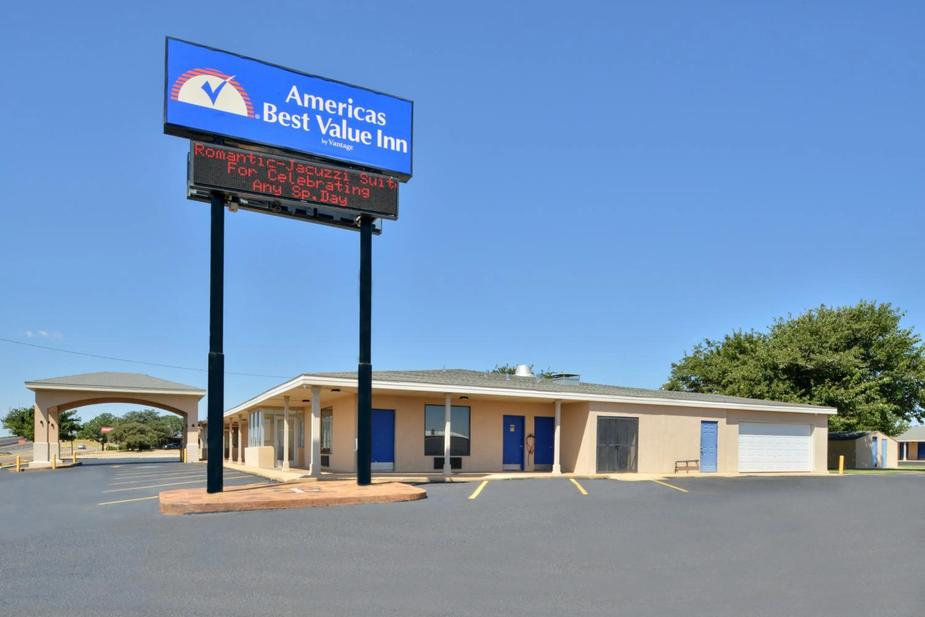 Facade/entrance in Americas Best Value Inn Lubbock East