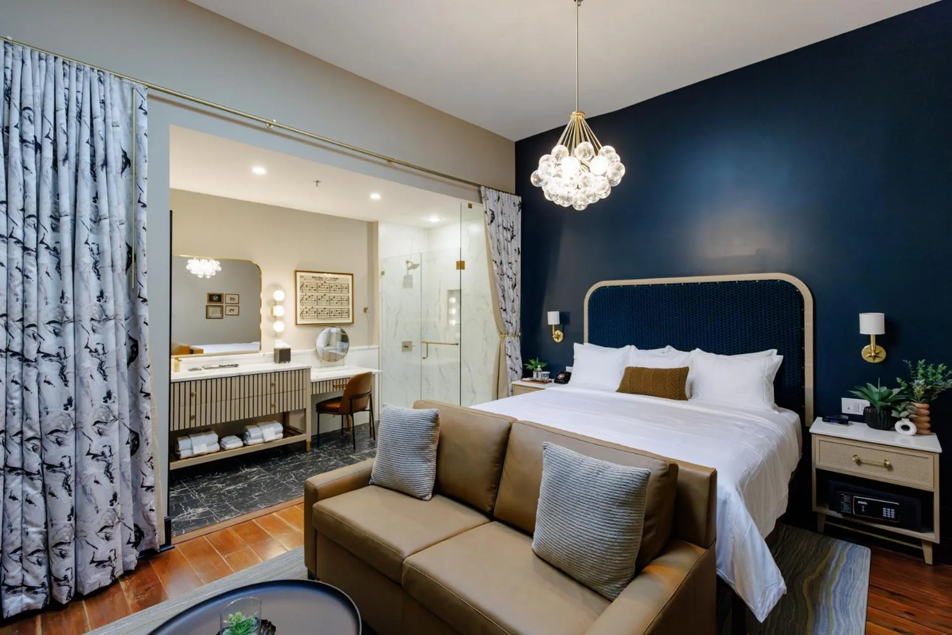 Bed in Hotel Trundle